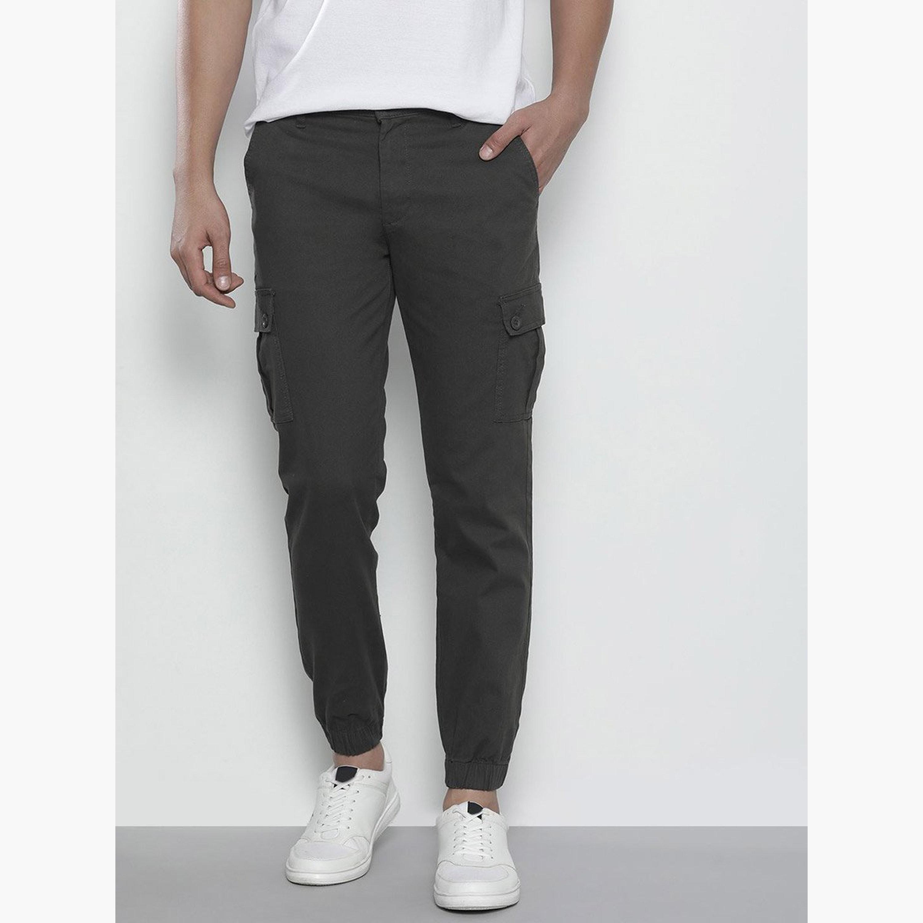 ذا انديان كراج كو × ستايلي - بنطال كارجو للرجال أسود سادة تصميم ضيق-men-clothing-bottoms-joggers-image-1
