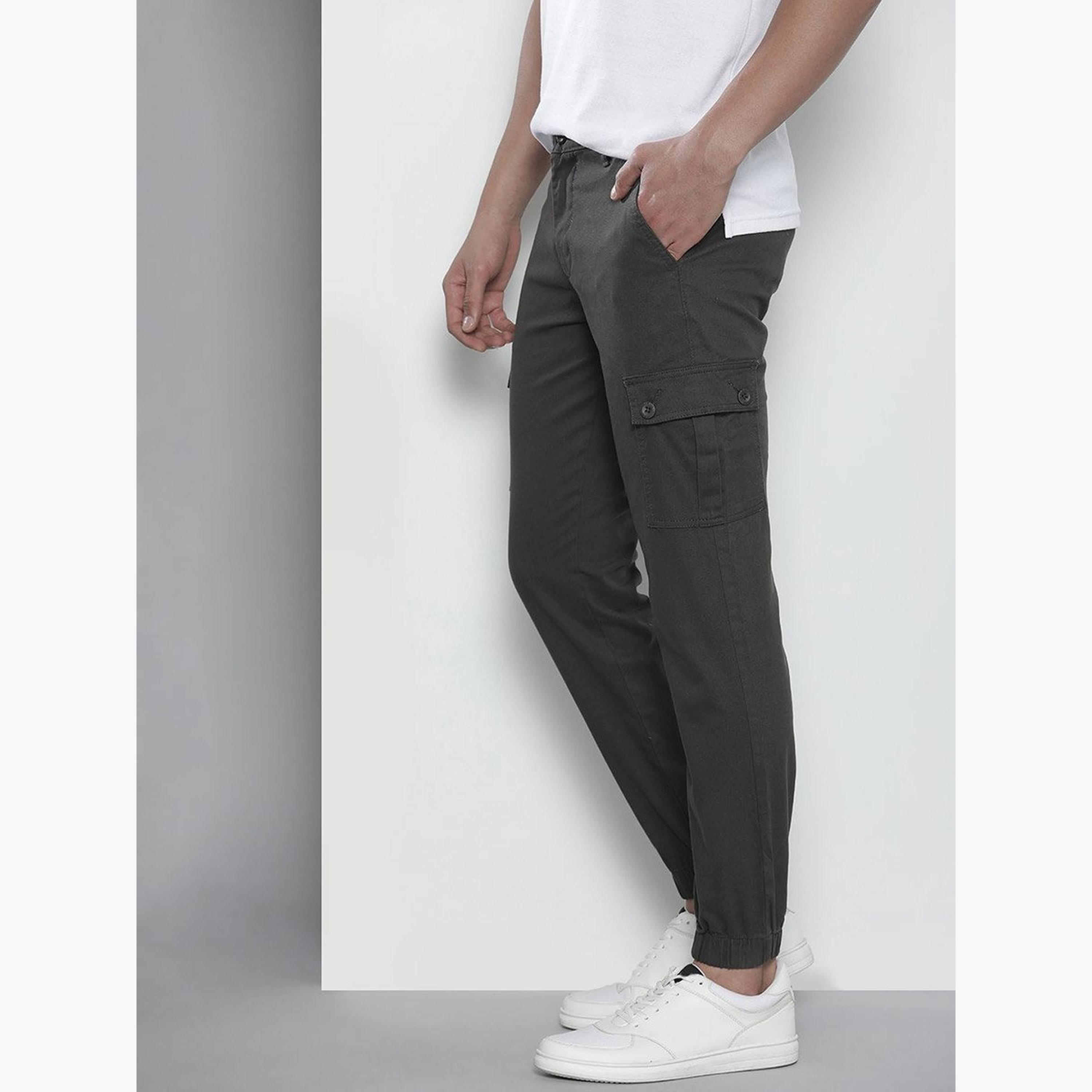 ذا انديان كراج كو × ستايلي - بنطال كارجو للرجال أسود سادة تصميم ضيق-men-clothing-bottoms-joggers-image-2