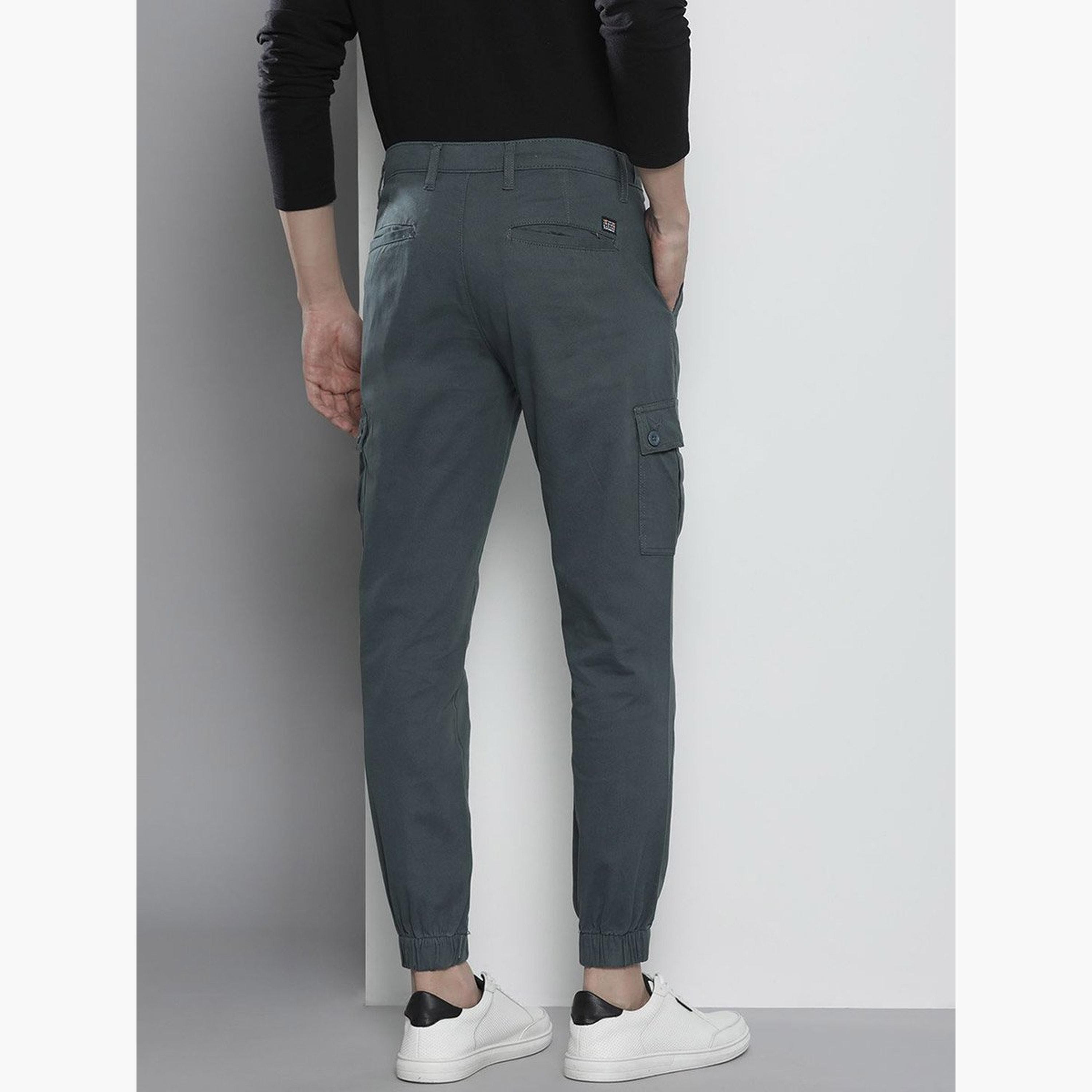 ذا انديان كراج كو × ستايلي - بنطال كارجو للرجال رمادي سادة تصميم ضيق-men-clothing-bottoms-joggers-image-3