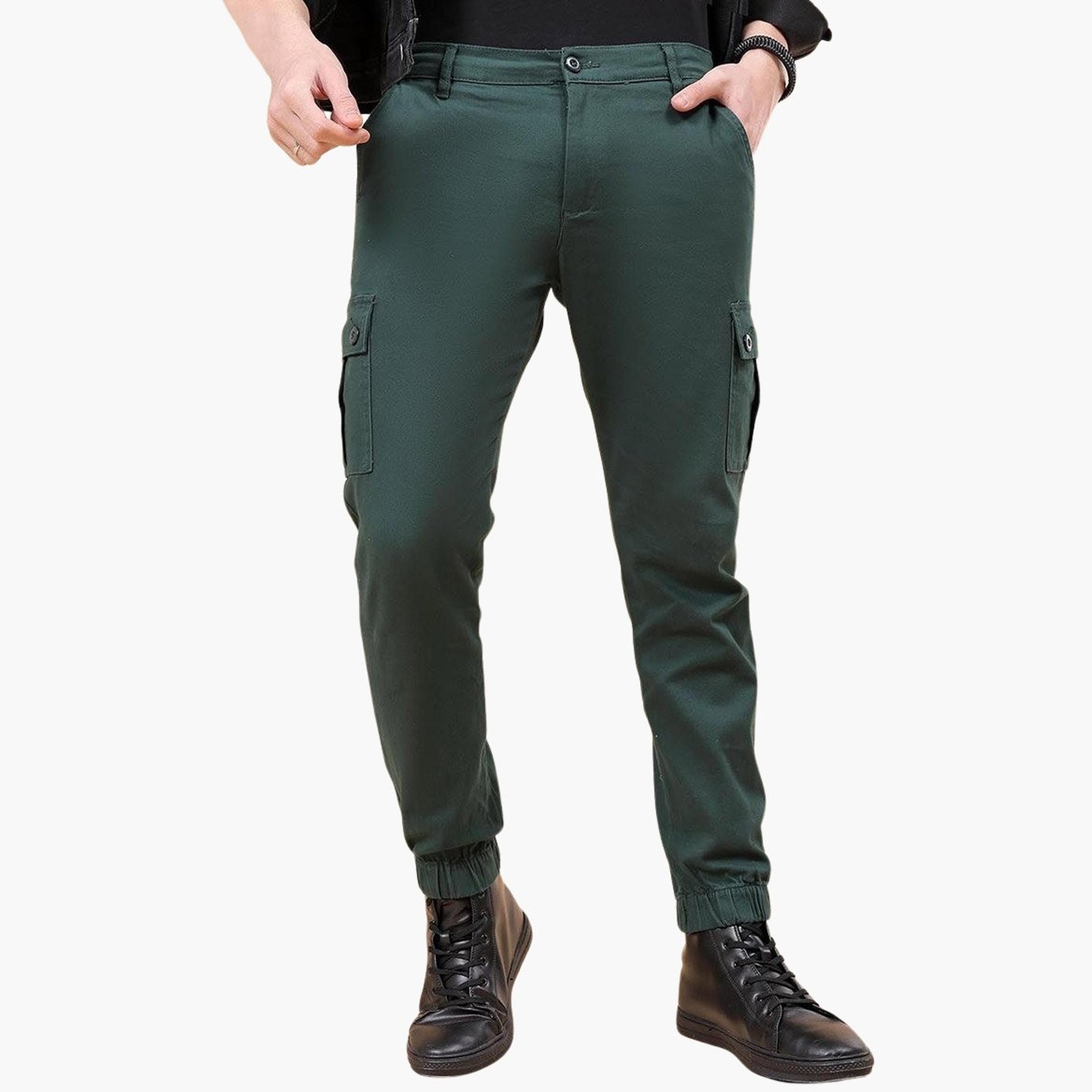 ذا انديان كراج كو × ستايلي - بنطال كارجو للرجال ضيق باللون الأخضر الداكن-men-clothing-bottoms-joggers-image-1