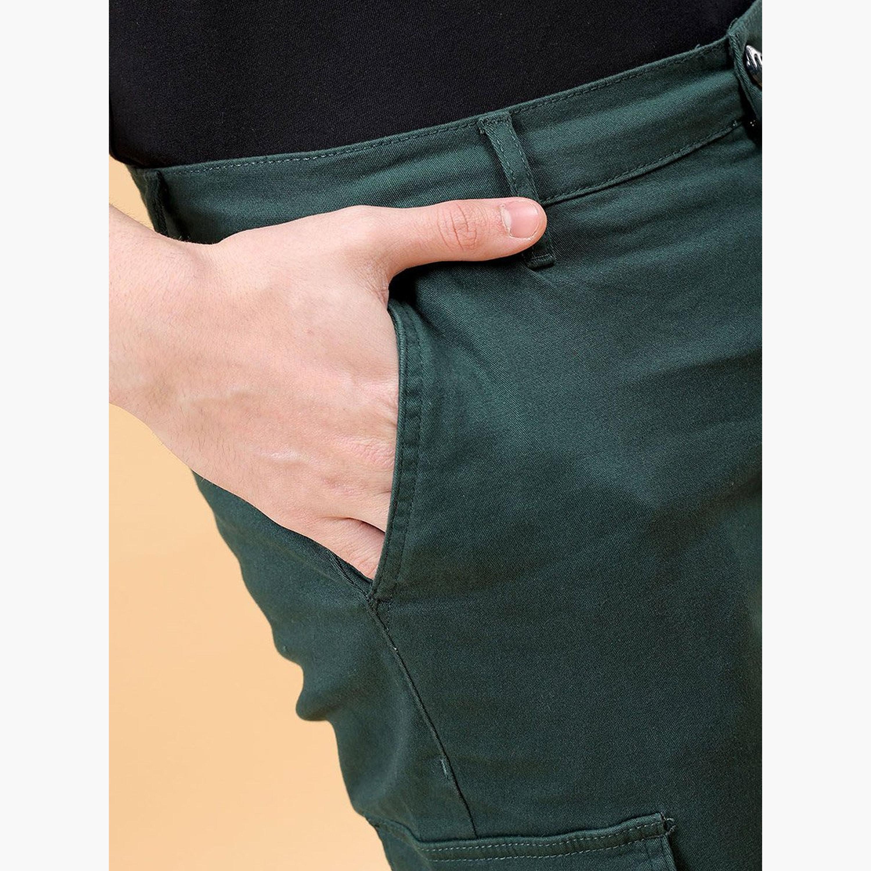 ذا انديان كراج كو × ستايلي - بنطال كارجو للرجال ضيق باللون الأخضر الداكن-men-clothing-bottoms-joggers-image-4