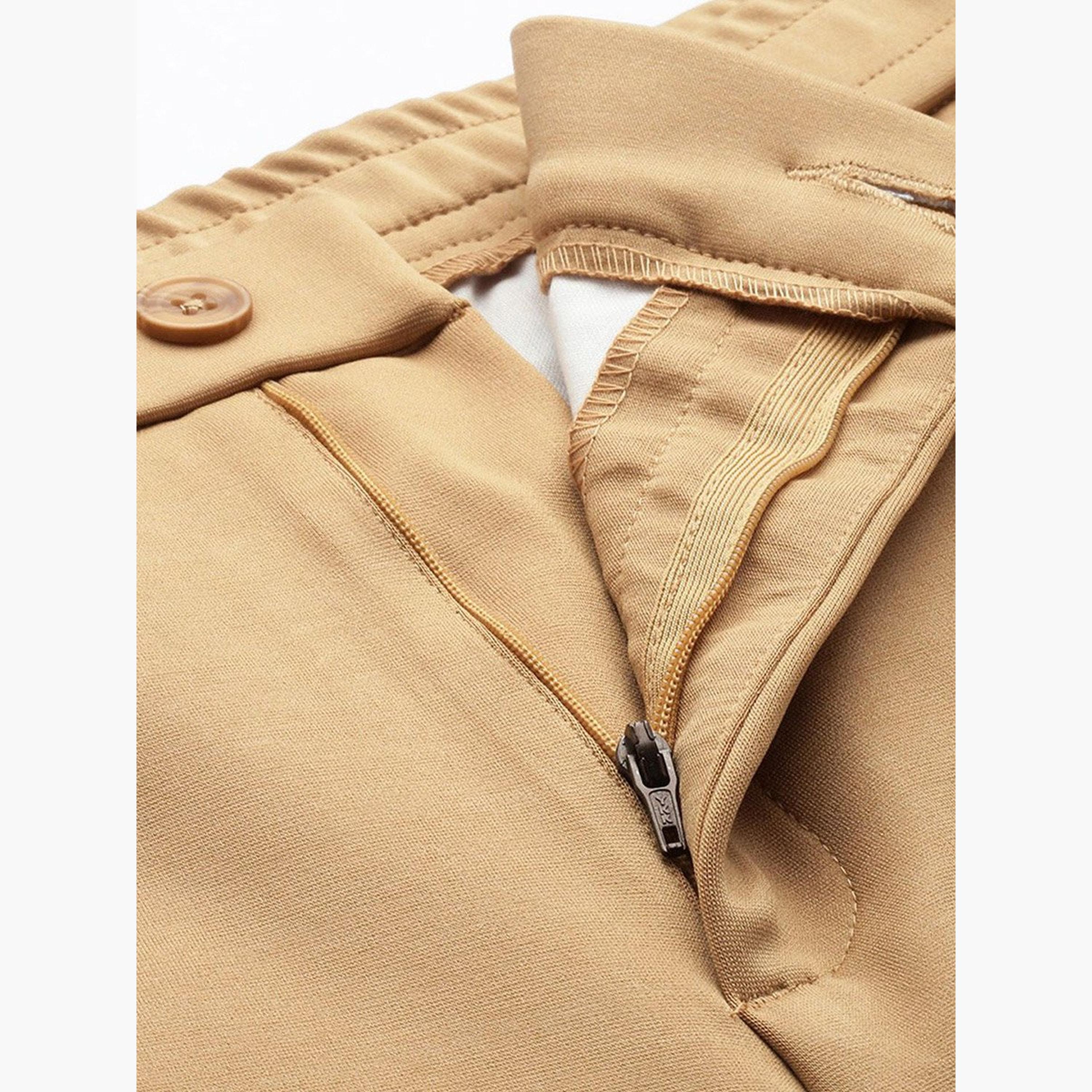 ذا انديان كراج كو × ستايلي - بنطال تشينو للرجال قصّة مريحة باللون البني-men-clothing-bottoms-trousersandchinos-chinos-image-3