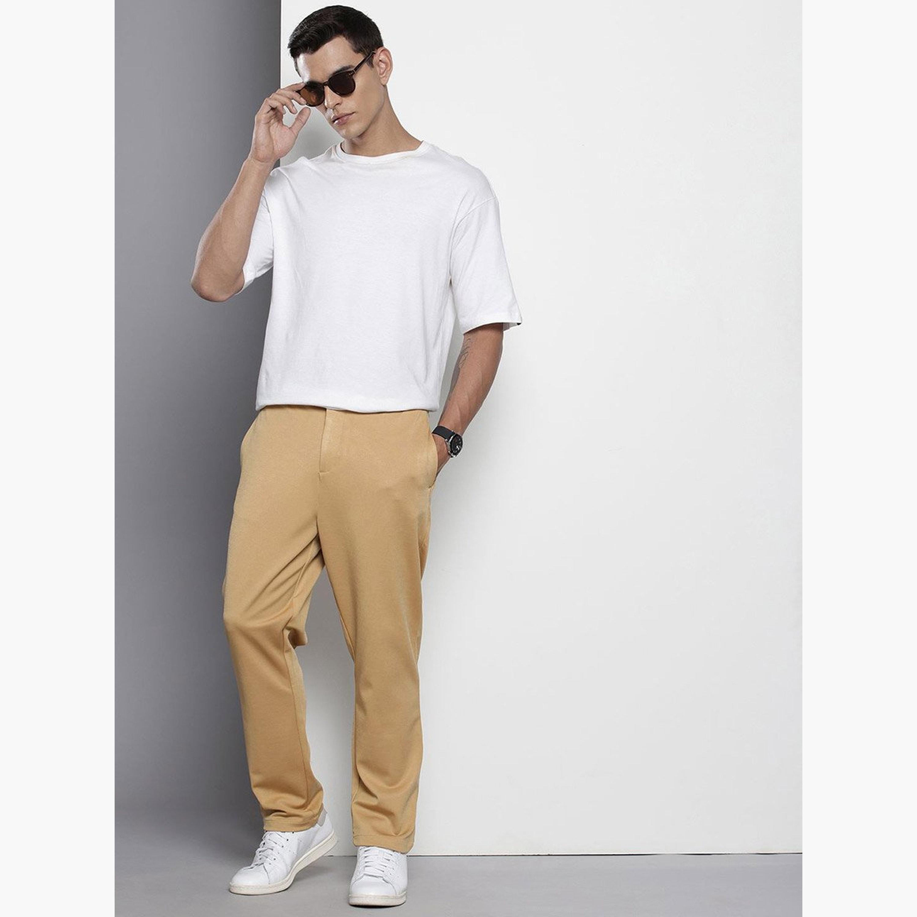 ذا انديان كراج كو × ستايلي - بنطال تشينو للرجال قصّة مريحة باللون البني-men-clothing-bottoms-trousersandchinos-chinos-image-2