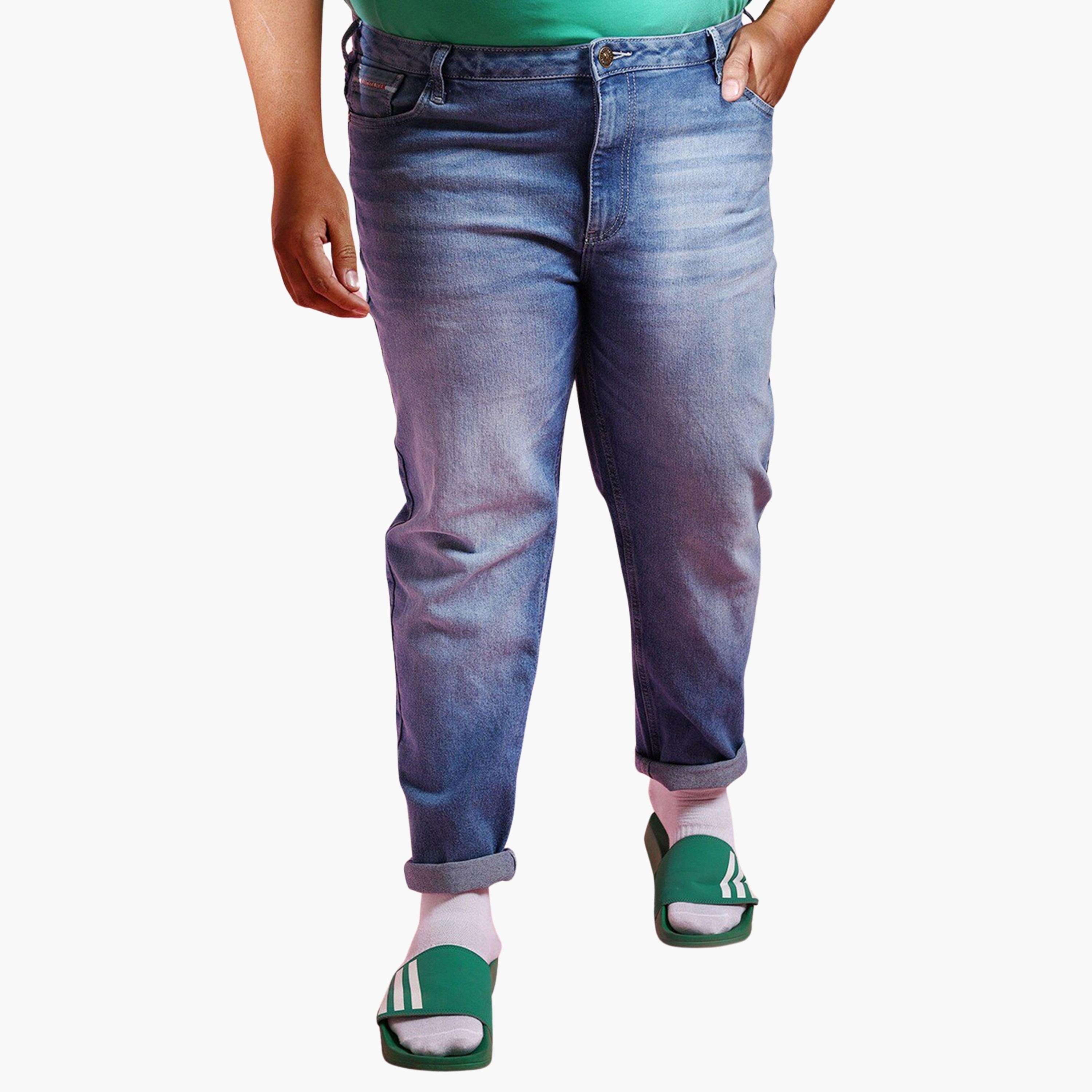 هاردسودا × ستايلي - بنطال جينز رجالي بمقاسات كبيرة وبتصميم باهت-men-clothing-bottoms-jeans-image-1