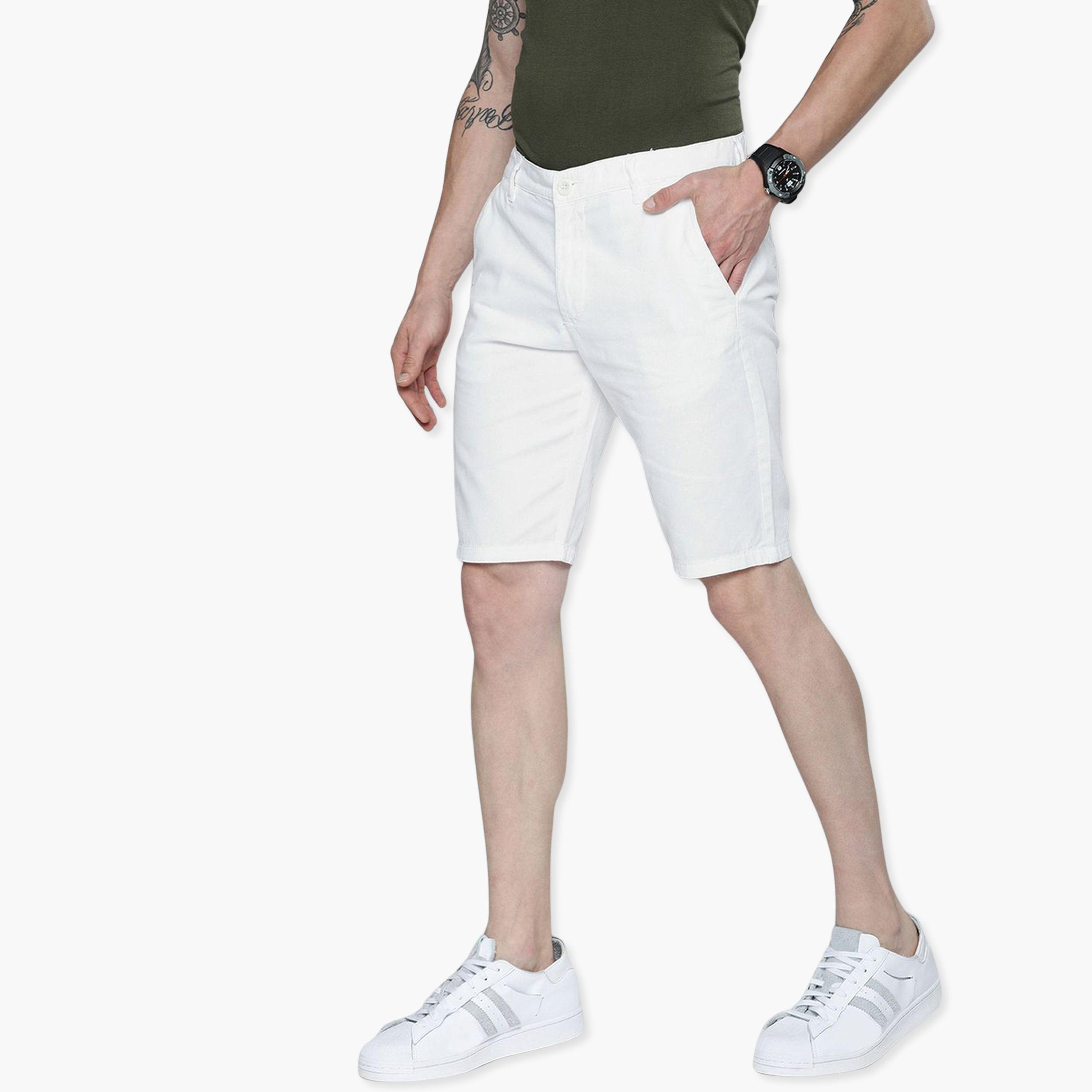 ذا انديان كراج كو × ستايلي - شورت رجالي أبيض تصميم نحيف سادة-men-clothing-bottoms-shorts-image-1