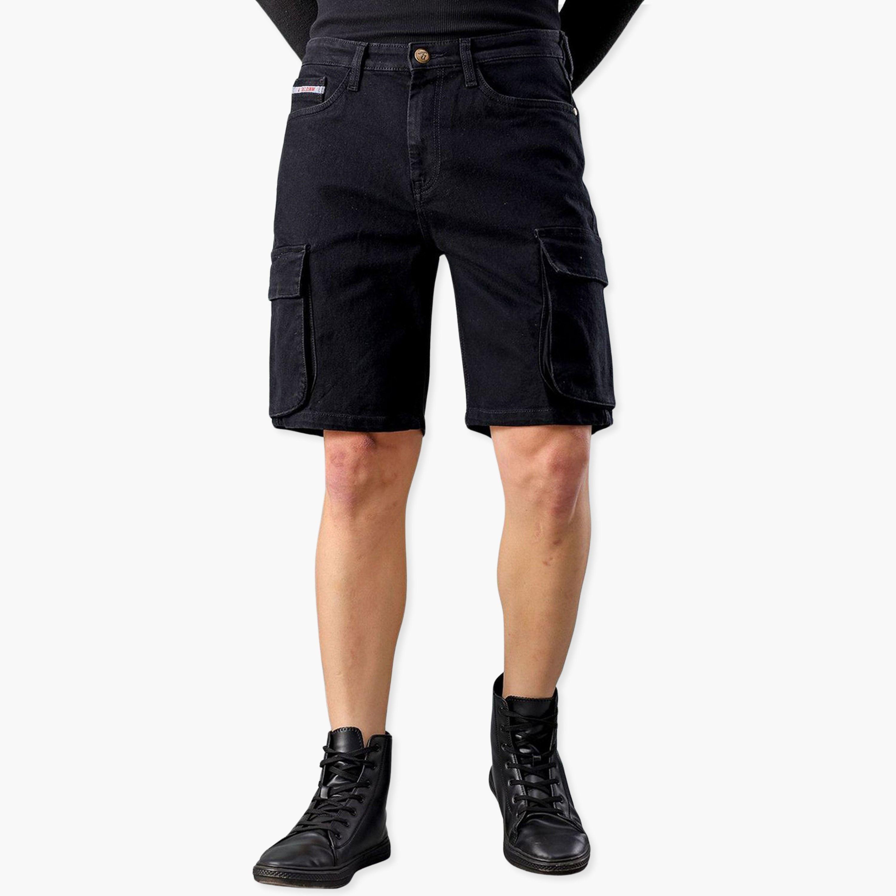 ذا انديان كراج كو × ستايلي - شورت رجالي أسود سادة-men-clothing-bottoms-shorts-image-1