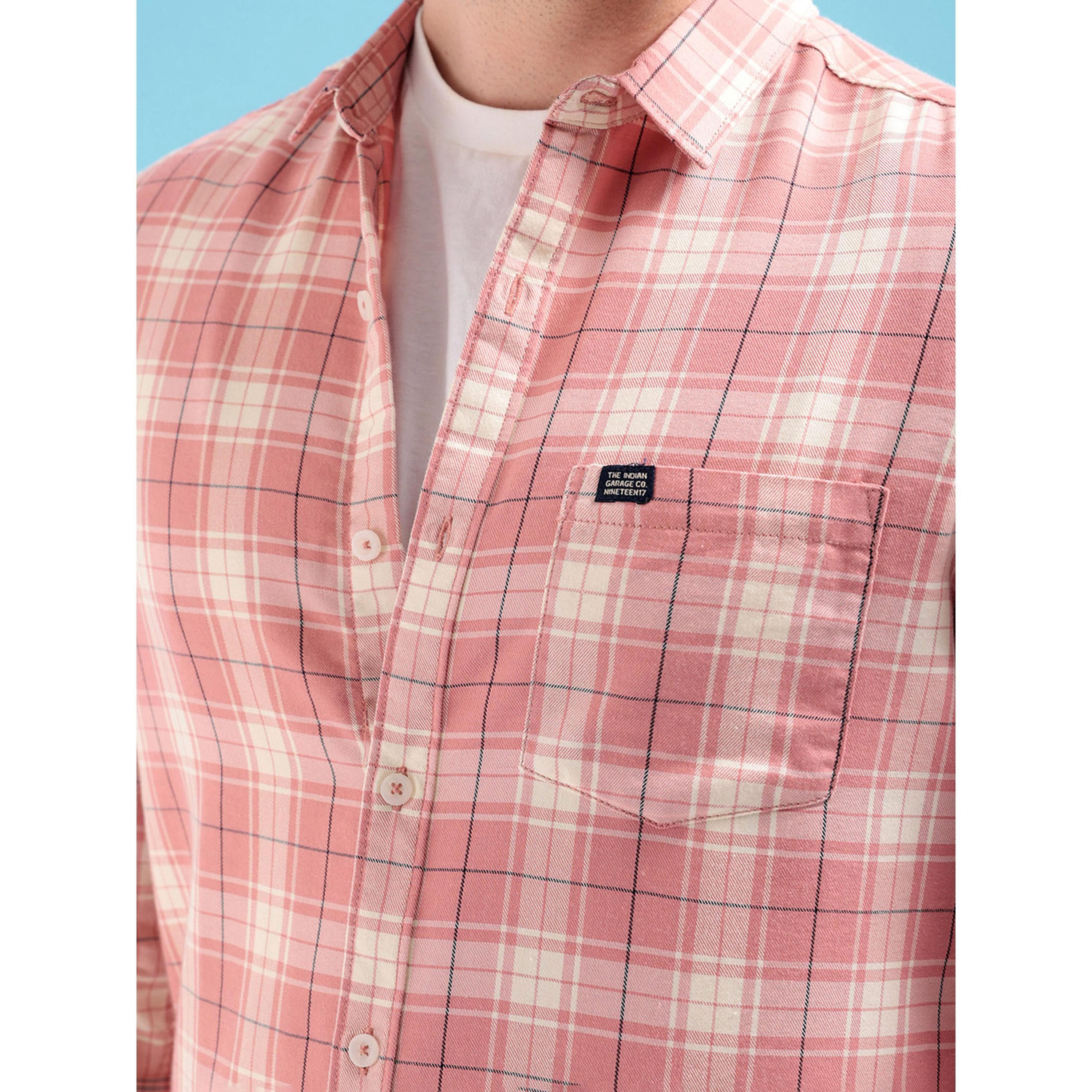 ذا انديان كراج كو × ستايلي - قميص رجالي بطبعة مربعات لون وردي-men-clothing-shirts-image-5