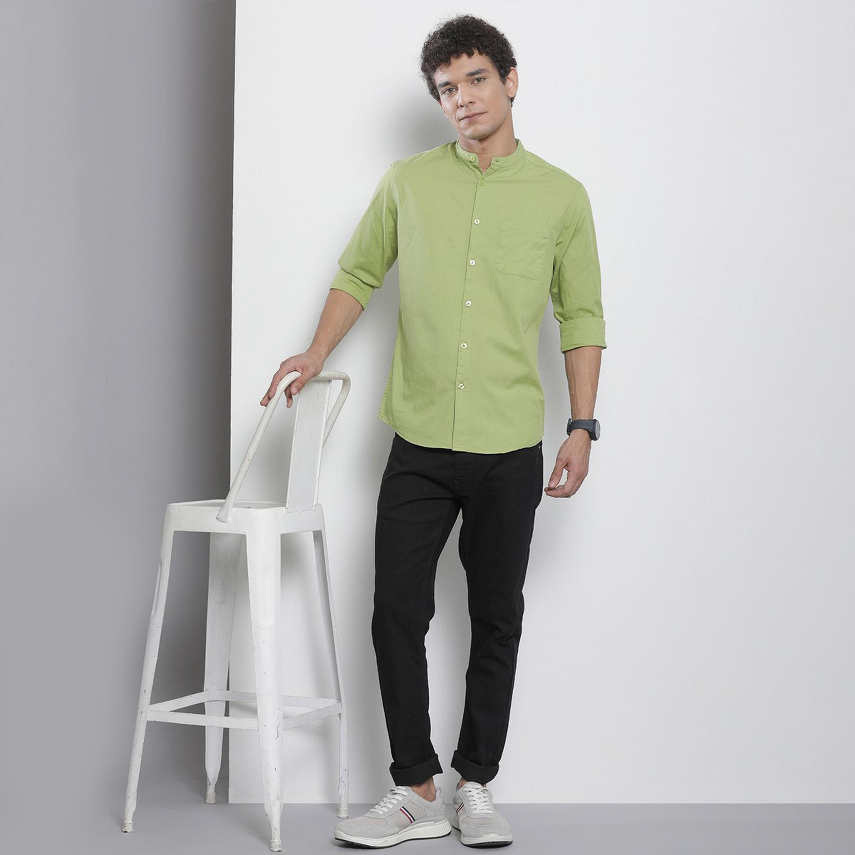 ذا انديان كراج كو × ستايلي - قميص رجالي بياقة ماندرين لون أخضر-men-clothing-shirts-image-2