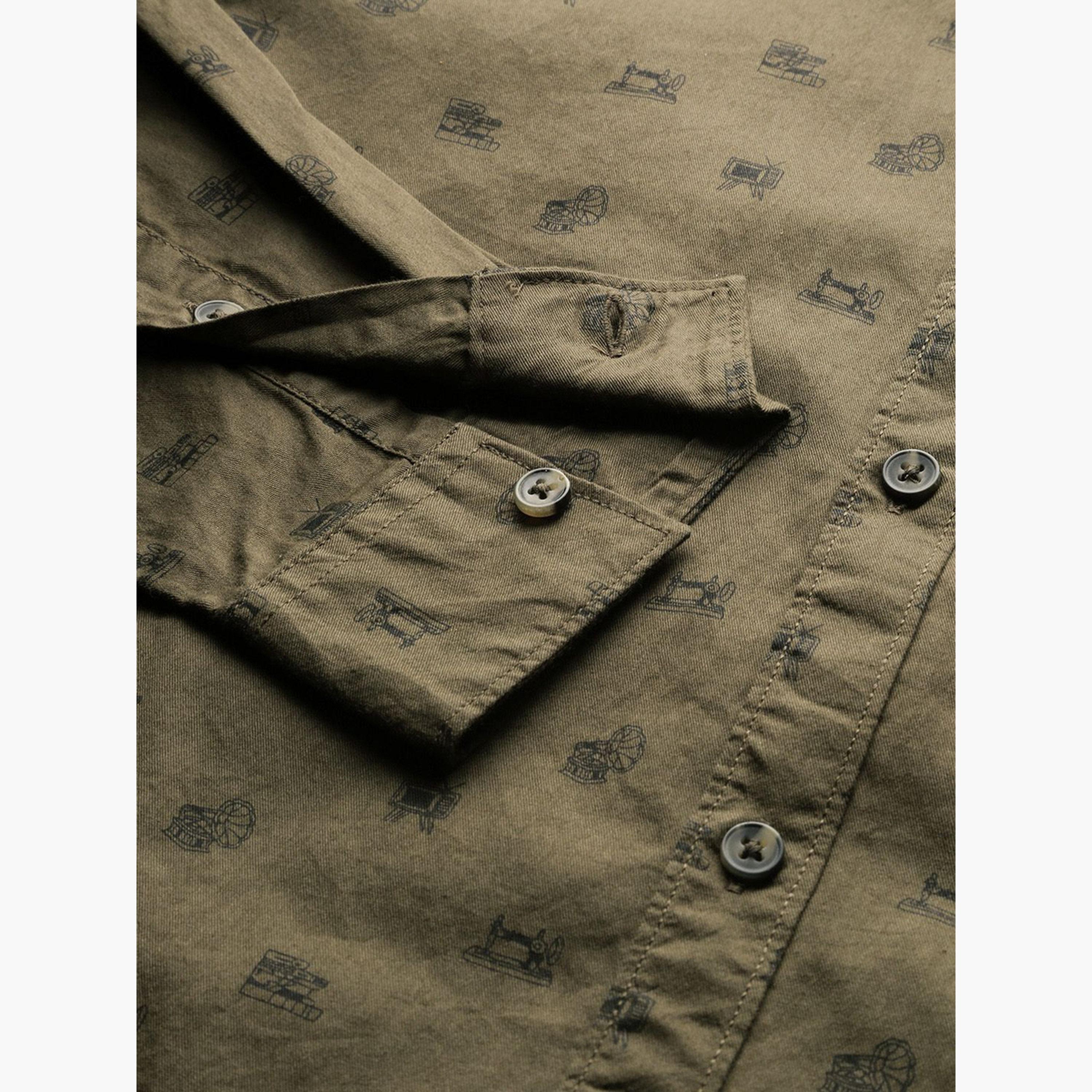 ذا انديان كراج كو × ستايلي - قميص زيتوني ببطبعة غرافيكية تصميم نحيف-men-clothing-shirts-image-3