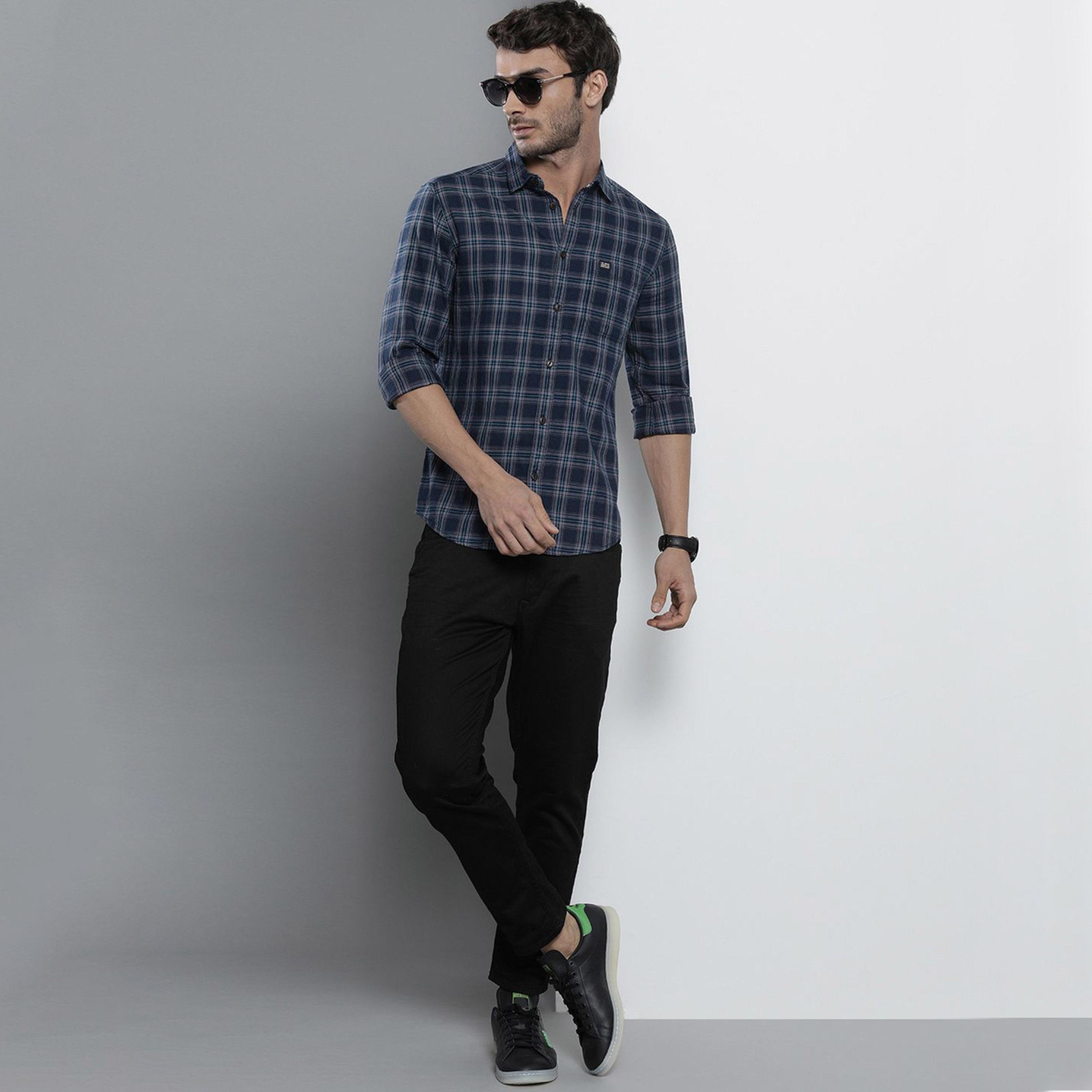 ذا انديان كراج كو × ستايلي - قميص تصميم نحيف منقوش لون أزرق داكن-men-clothing-shirts-image-2