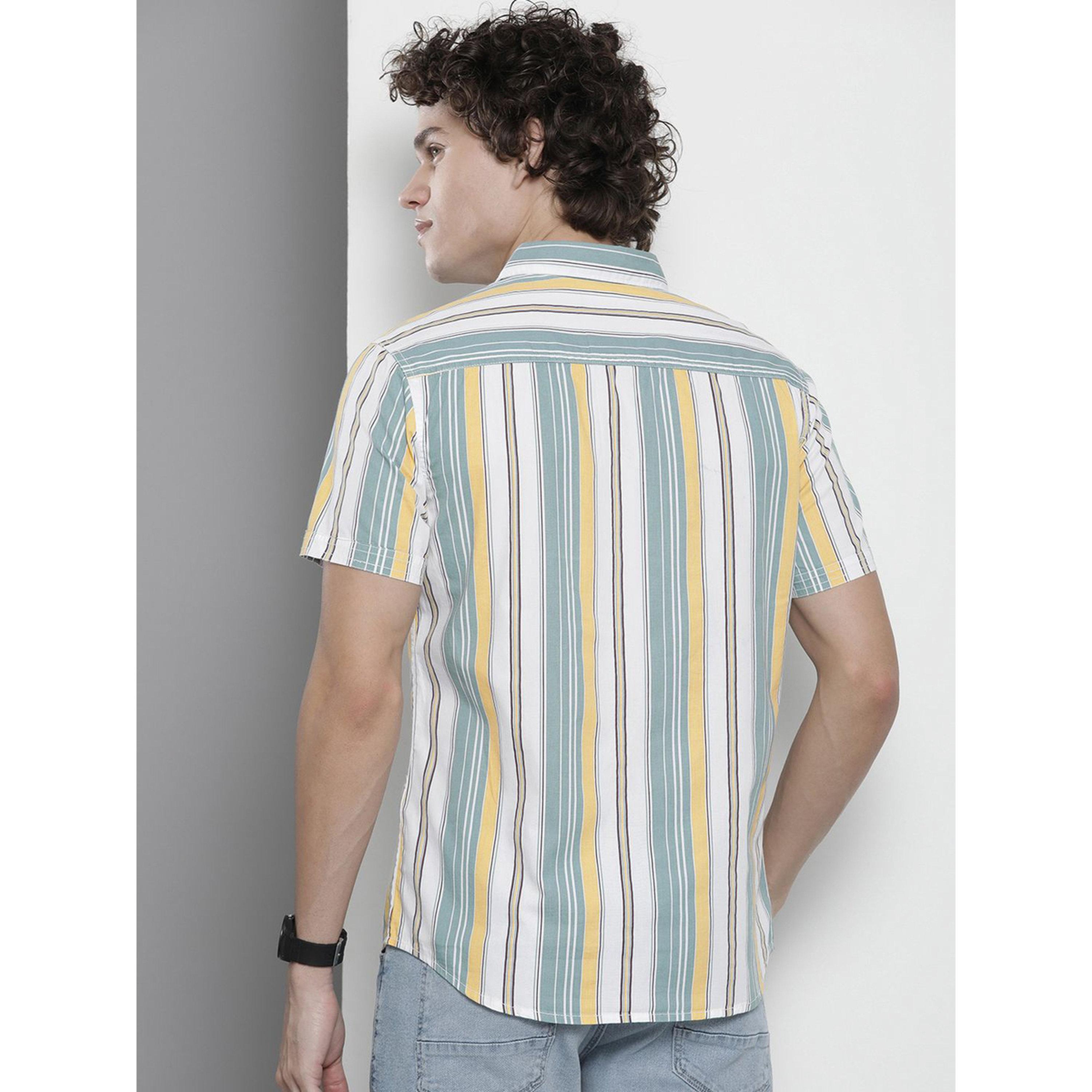 ذا انديان كراج كو × ستايلي - قميص رجالي مخطط بأكمام قصيرة لون أبيض-men-clothing-shirts-image-4