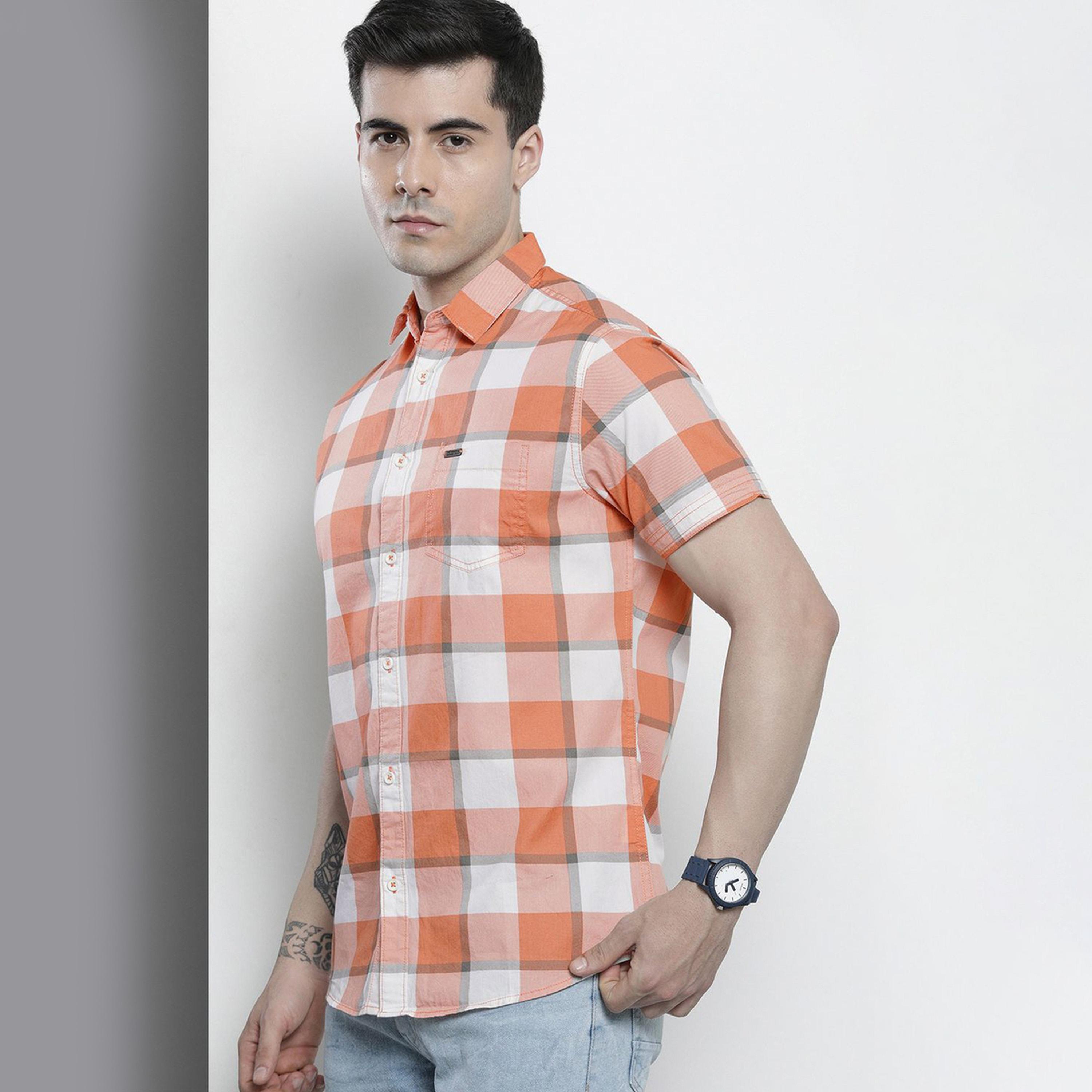 ذا انديان كراج كو × ستايلي - قميص رجالي منقوش بأكمام قصيرة لون برتقالي-men-clothing-shirts-image-1