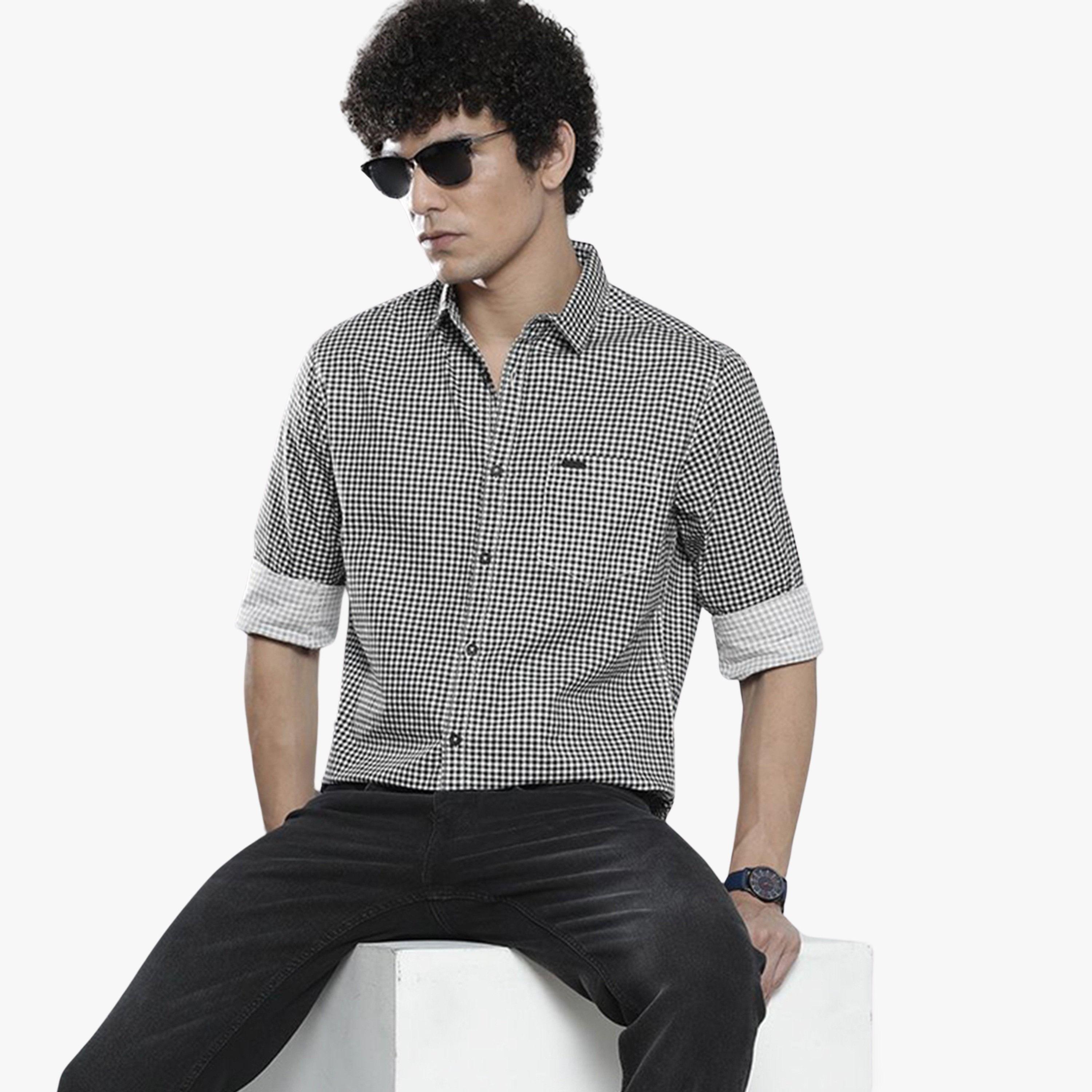ذا انديان كراج كو × ستايلي - قميص رجالي أسود منقوش بياقة واسعة-men-clothing-shirts-image-1