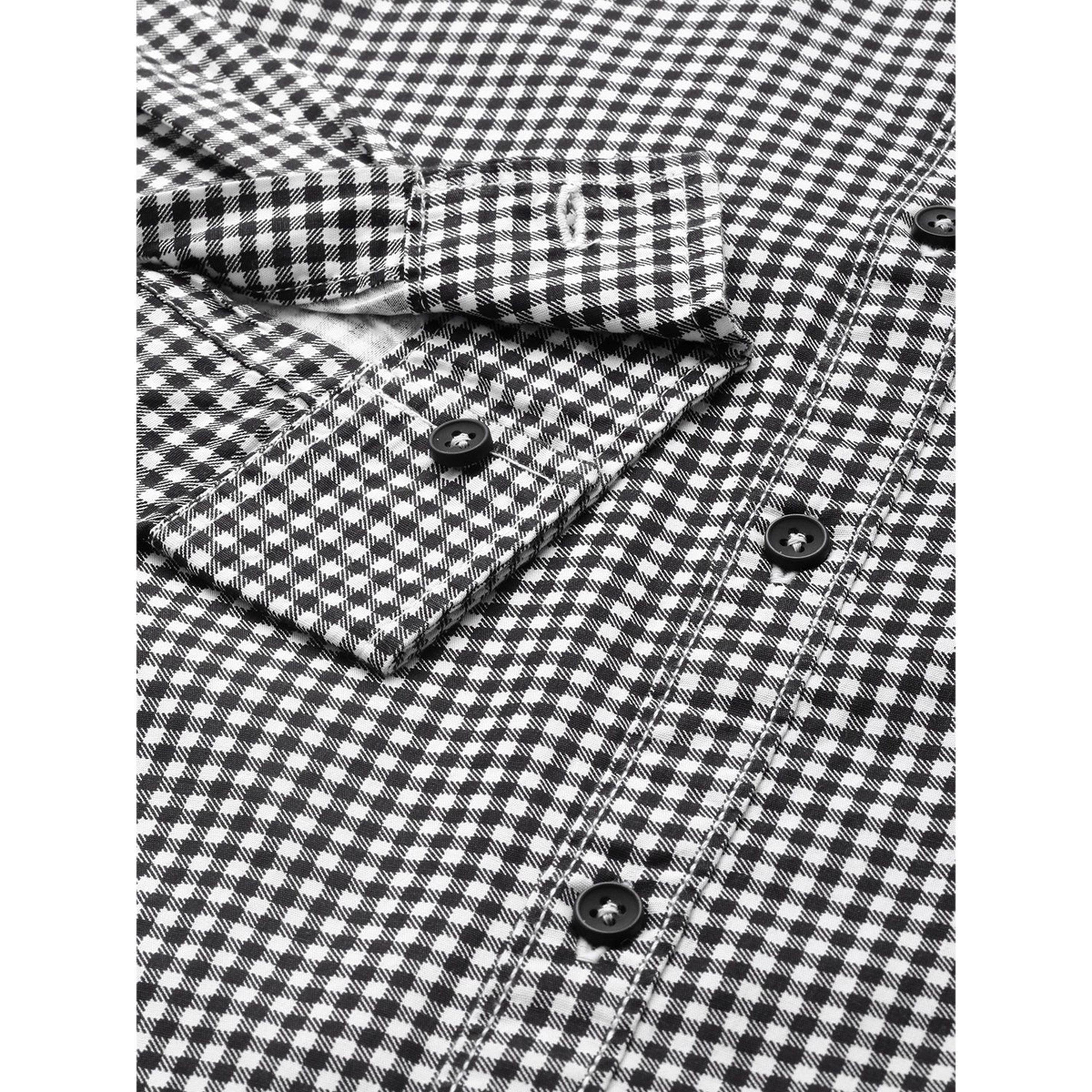 ذا انديان كراج كو × ستايلي - قميص رجالي أسود منقوش بياقة واسعة-men-clothing-shirts-image-3
