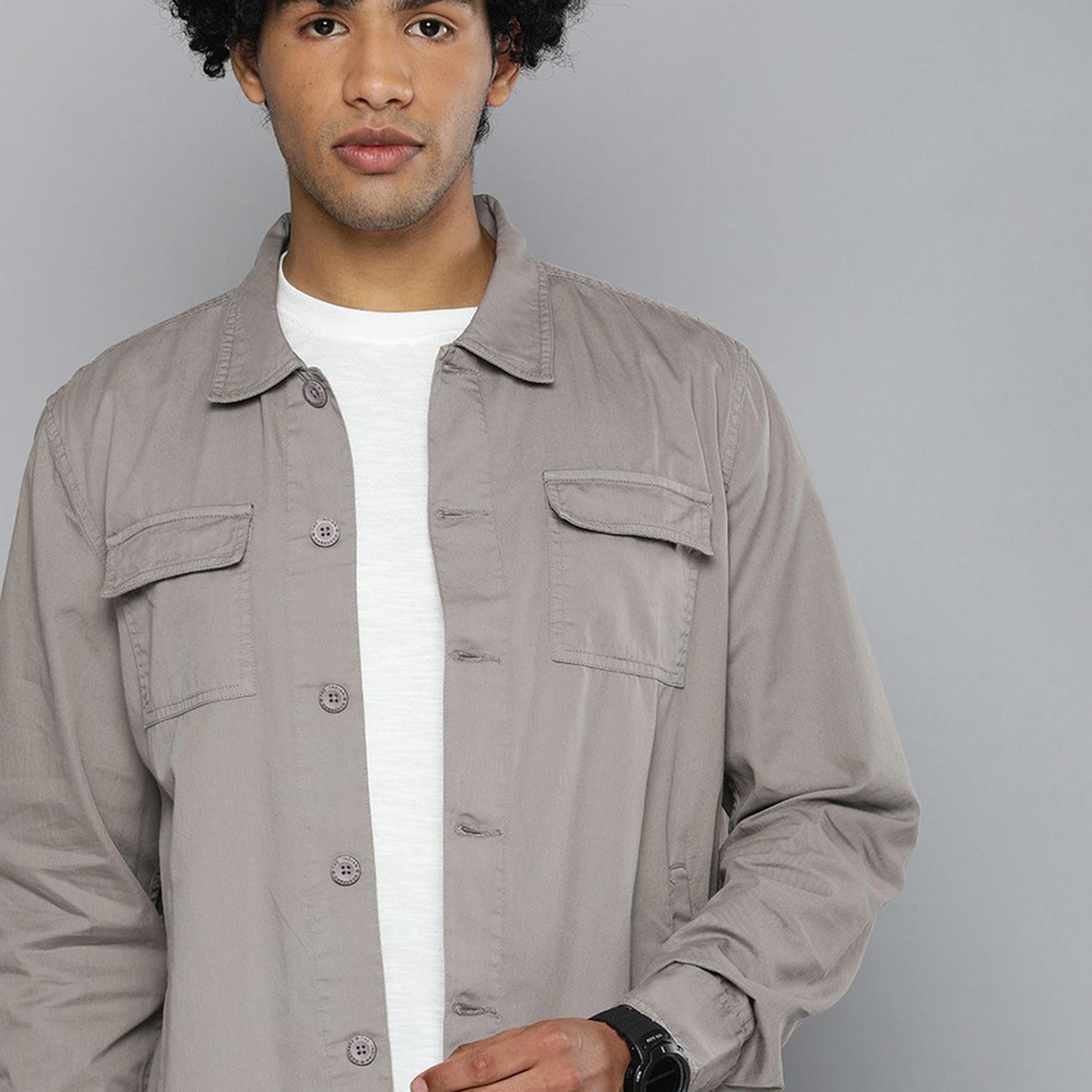ذا انديان كراج كو × ستايلي - قميص رجالي رمادي سادة مع جيب قابل للطي-men-clothing-shirts-image-5