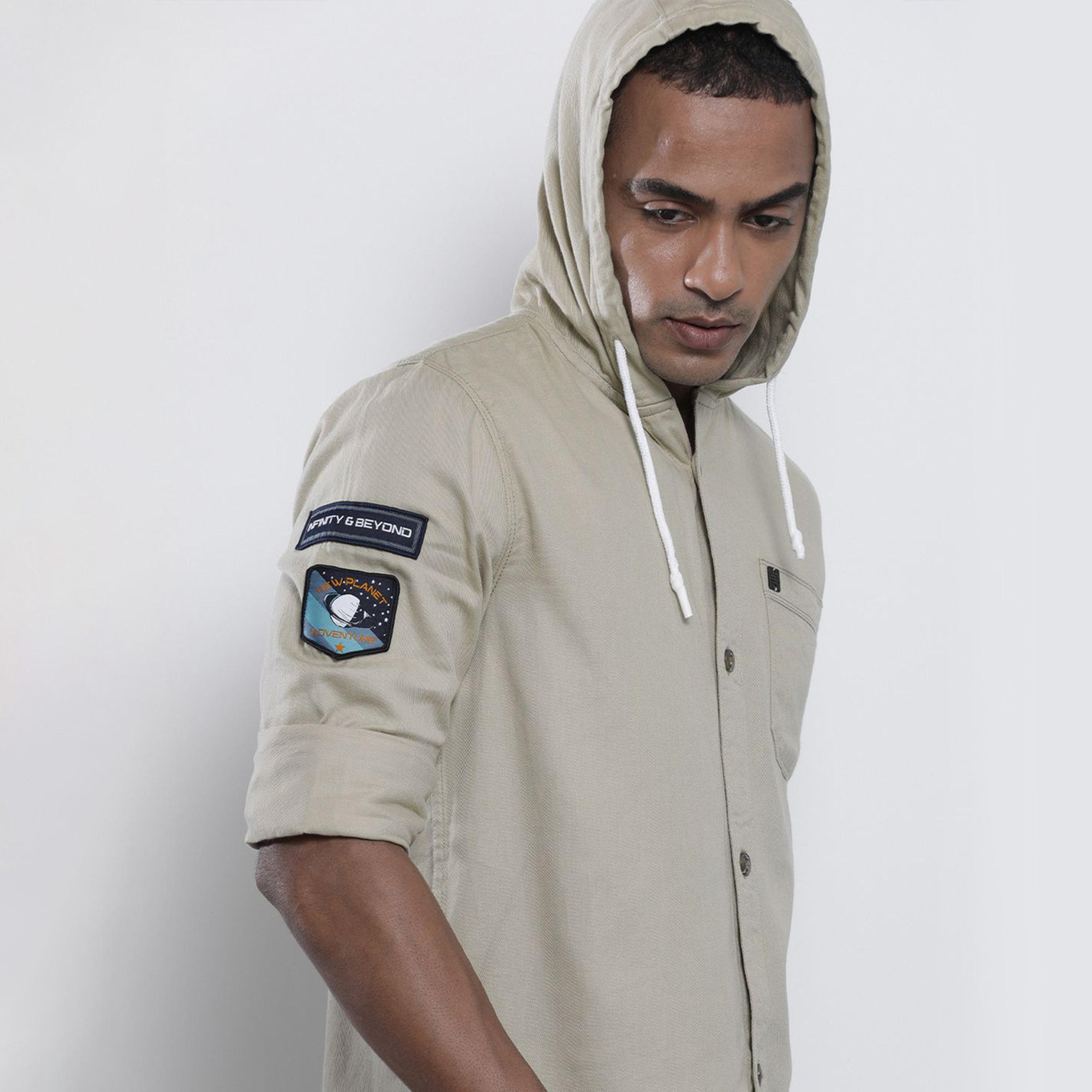 ذا انديان كراج كو × ستايلي - قميص رجالي بقبعة لون كاكي-men-clothing-shirts-image-6