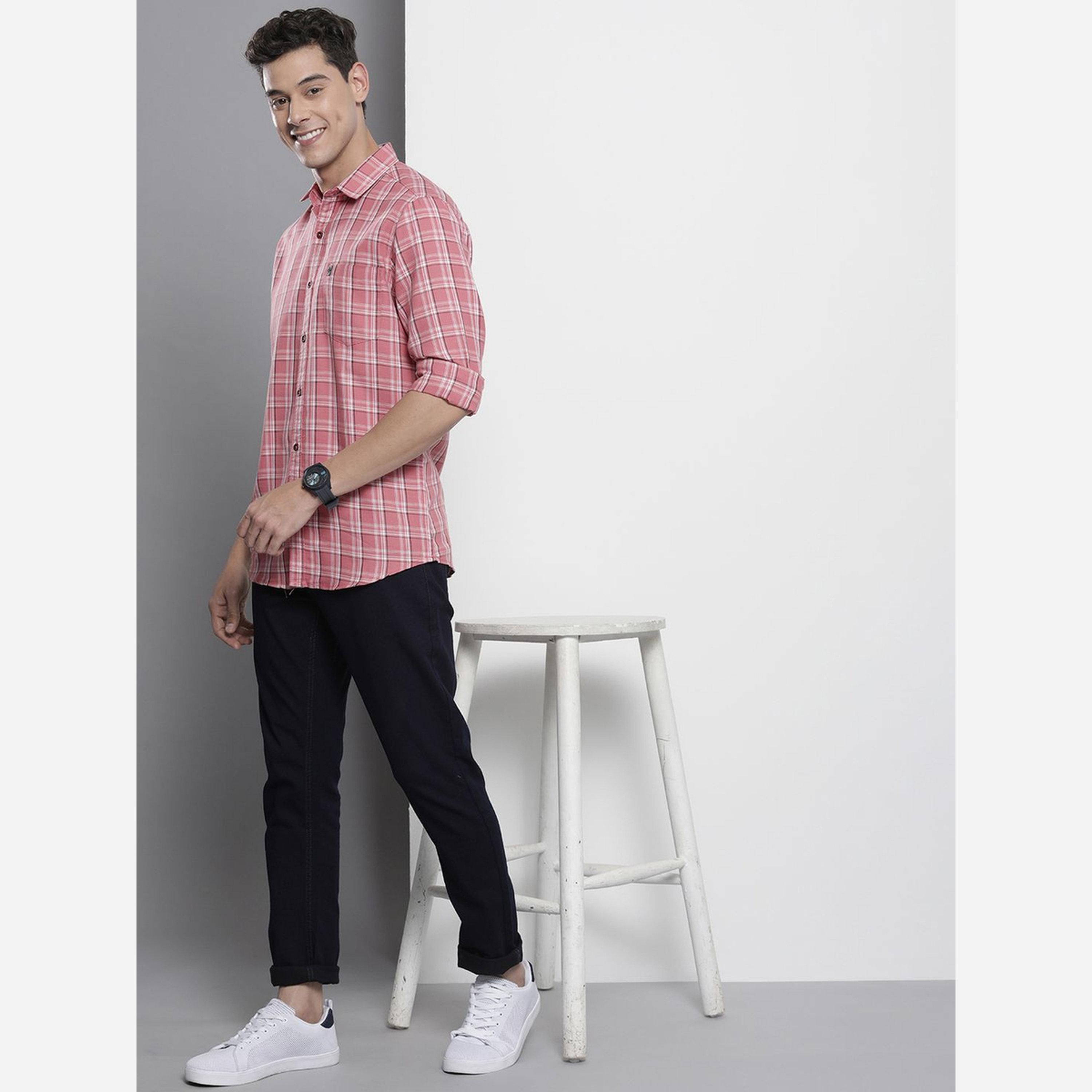 ذا انديان كراج كو × ستايلي - قميص كاروهات لون وردي قصة عادية من ذا إنديان جراج كو-men-clothing-shirts-image-2