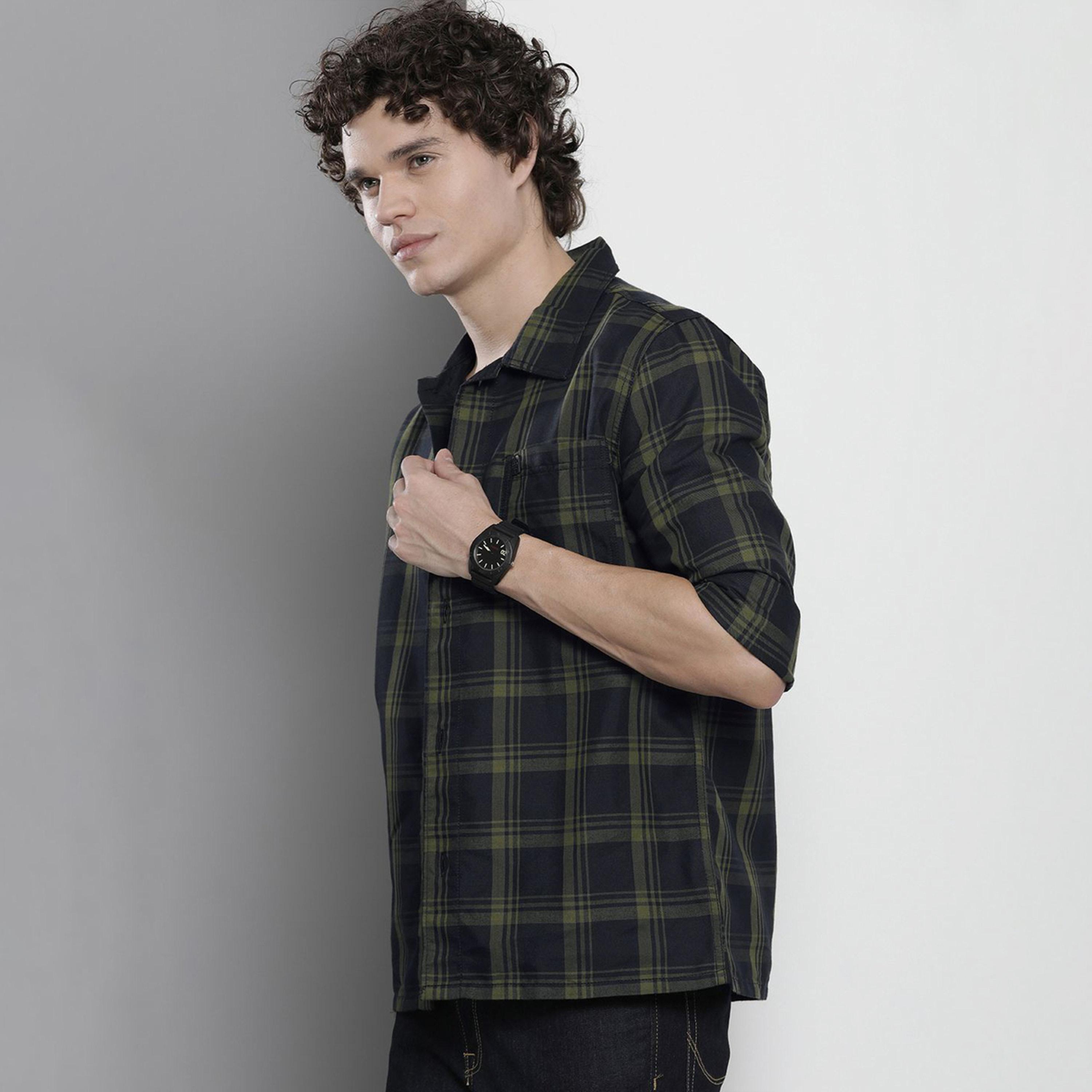 ذا انديان كراج كو × ستايلي - قميص رجالي كاجوال بقصة عادية لون أسود-men-clothing-shirts-image-1