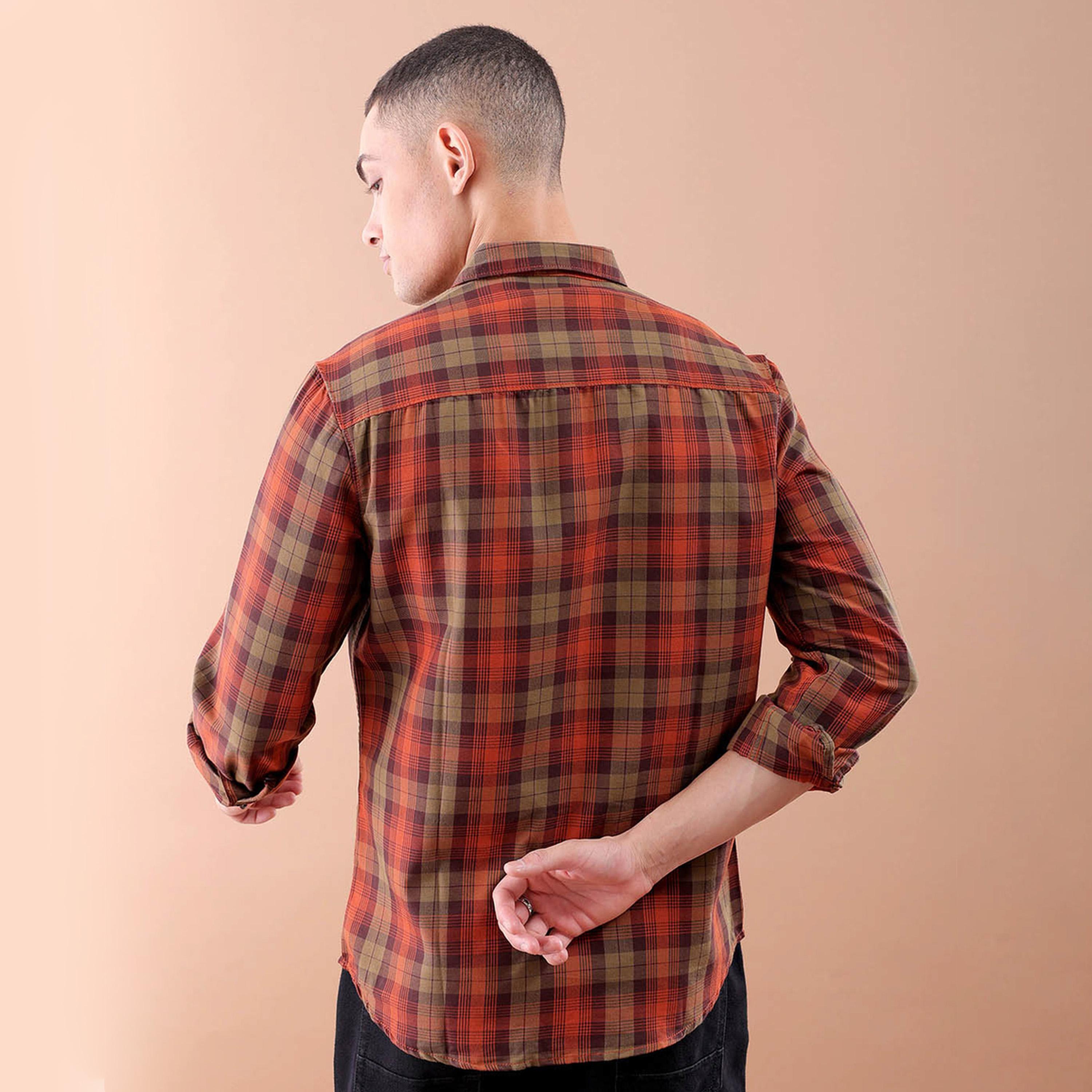 ذا انديان كراج كو × ستايلي - قميص رجالي منقوش لون أحمر-men-clothing-shirts-image-3