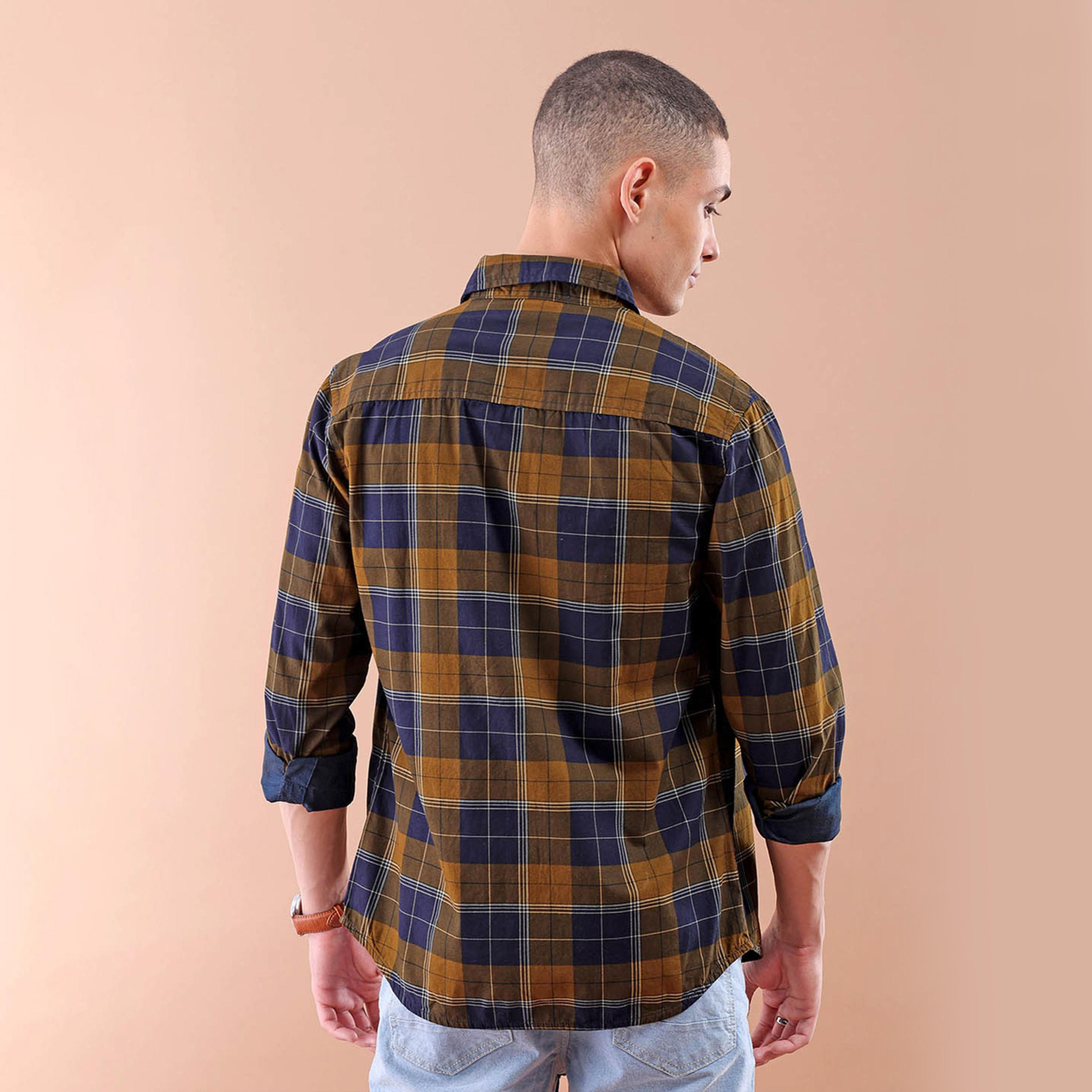 ذا انديان كراج كو × ستايلي - قميص رجالي كاجوال منقوش لون خردلي-men-clothing-shirts-image-4