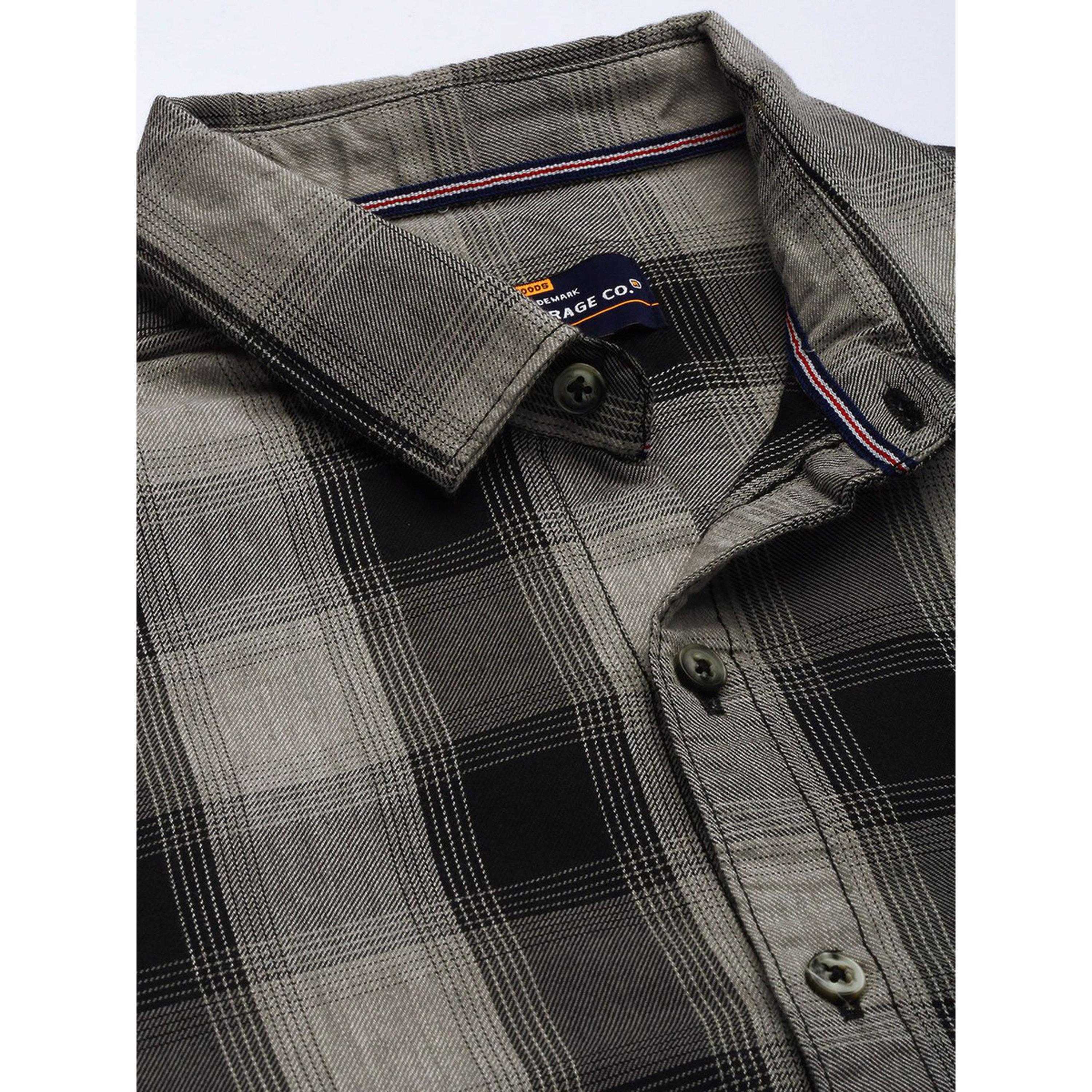 ذا انديان كراج كو × ستايلي - قميص رجالي أسود بياقة واسعة وجيب-men-clothing-shirts-image-5