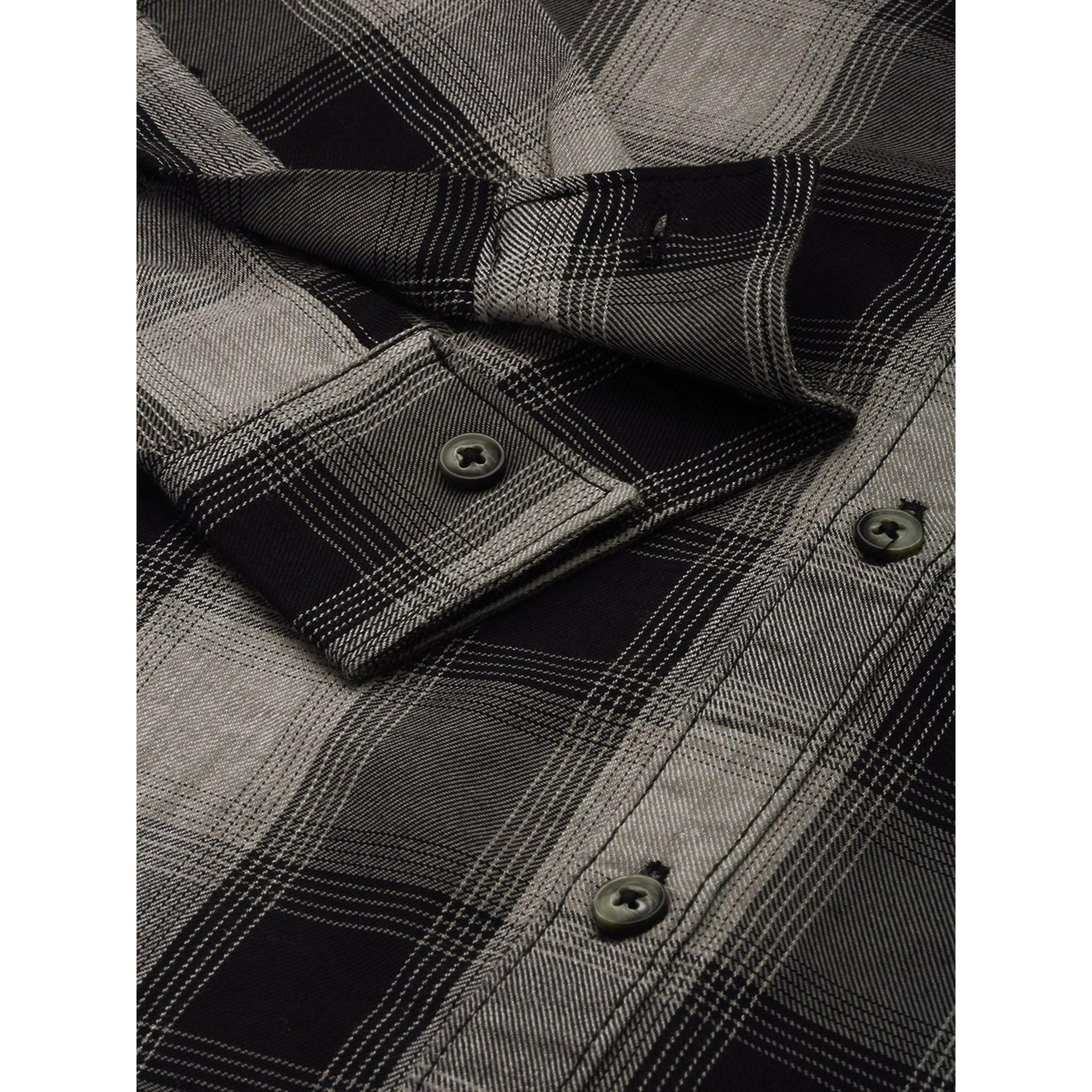 ذا انديان كراج كو × ستايلي - قميص رجالي أسود بياقة واسعة وجيب-men-clothing-shirts-image-6