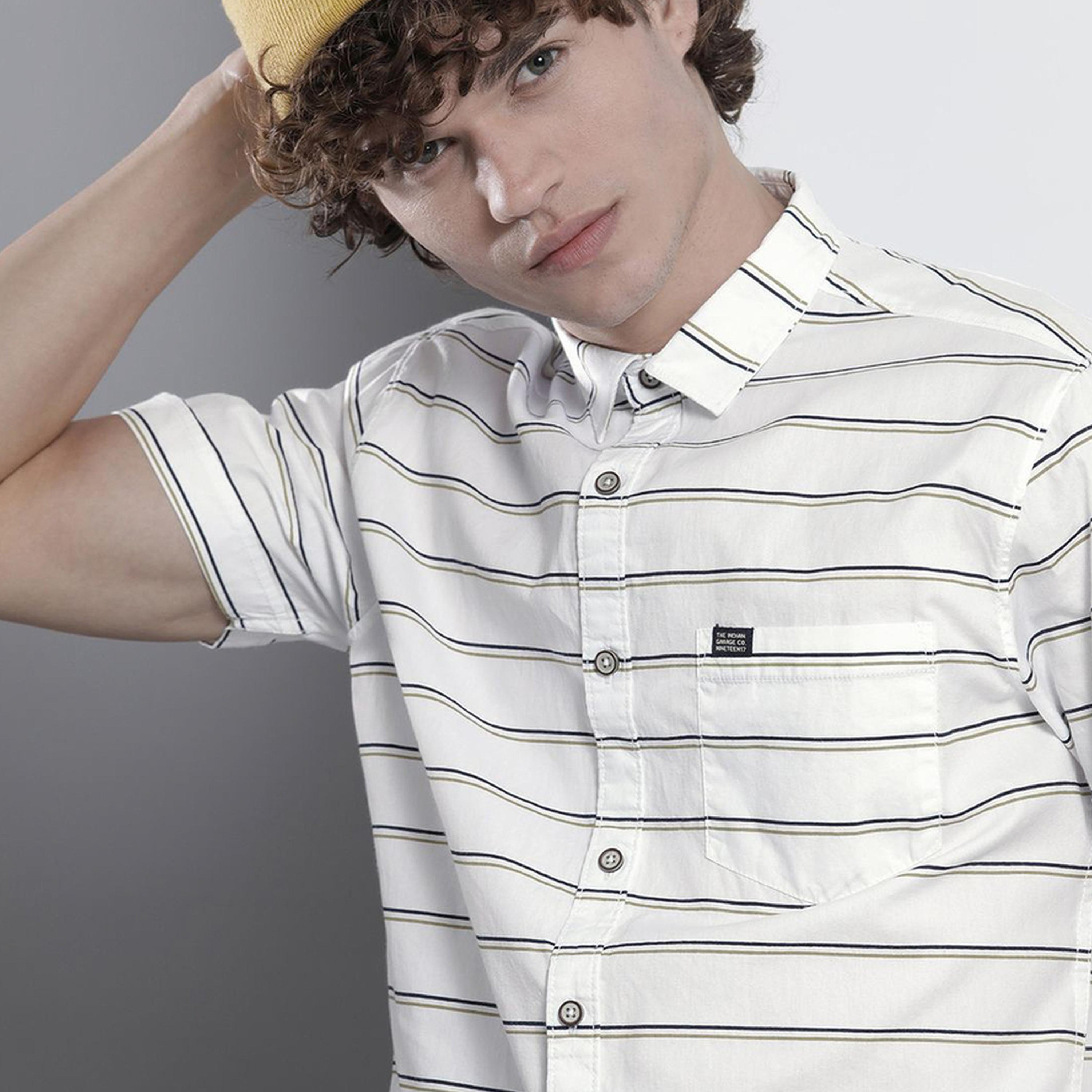 ذا انديان كراج كو × ستايلي - قميص رجالي مخطط بأكمام قصيرة لون أبيض-men-clothing-shirts-image-3