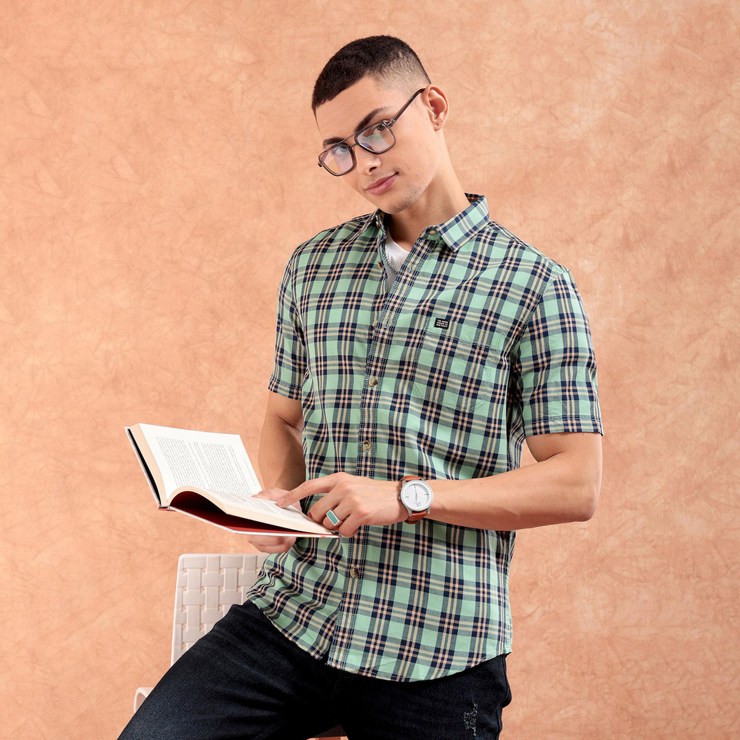 ذا انديان كراج كو × ستايلي - قميص رجالي تصميم نحيف كاجوال طبغطيعة مربعات لون أخضر-men-clothing-shirts-image-4
