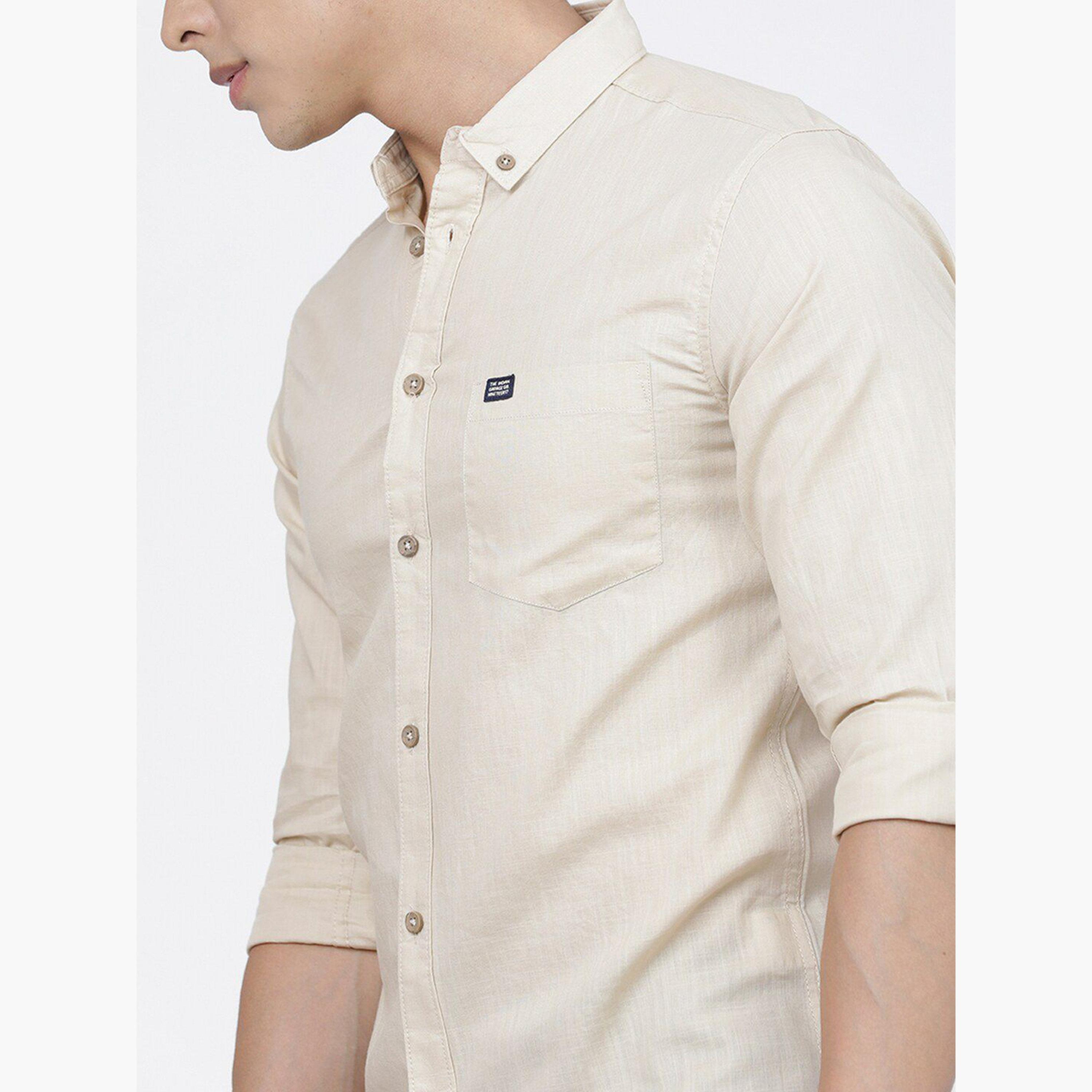 ذا انديان كراج كو × ستايلي - قميص رجالي تصميم نحيف وأزرار للأسفل لون بيج-men-clothing-shirts-image-5