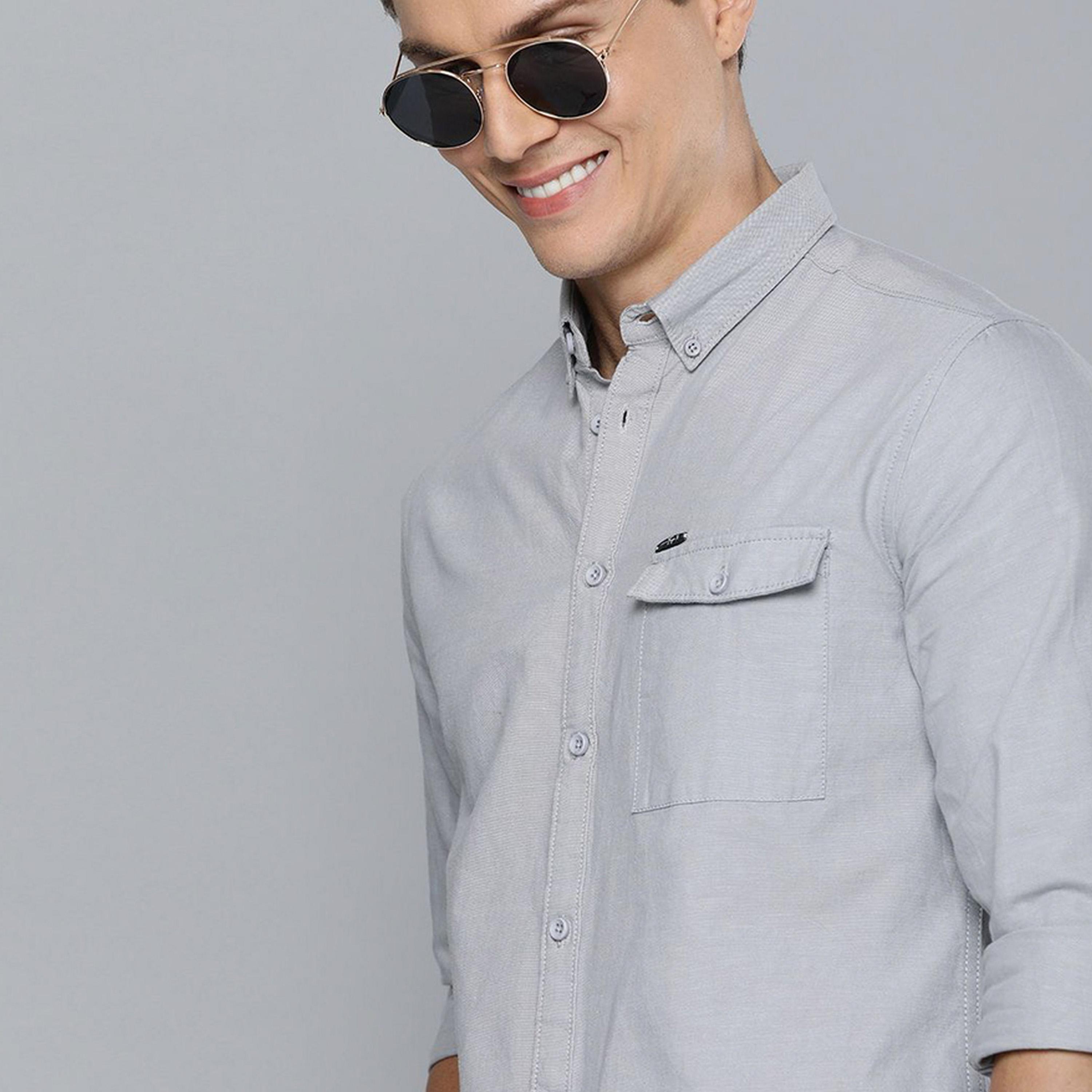 ذا انديان كراج كو × ستايلي - قميص رجالي رمادي سادة بياقة وأزرار-men-clothing-shirts-image-5