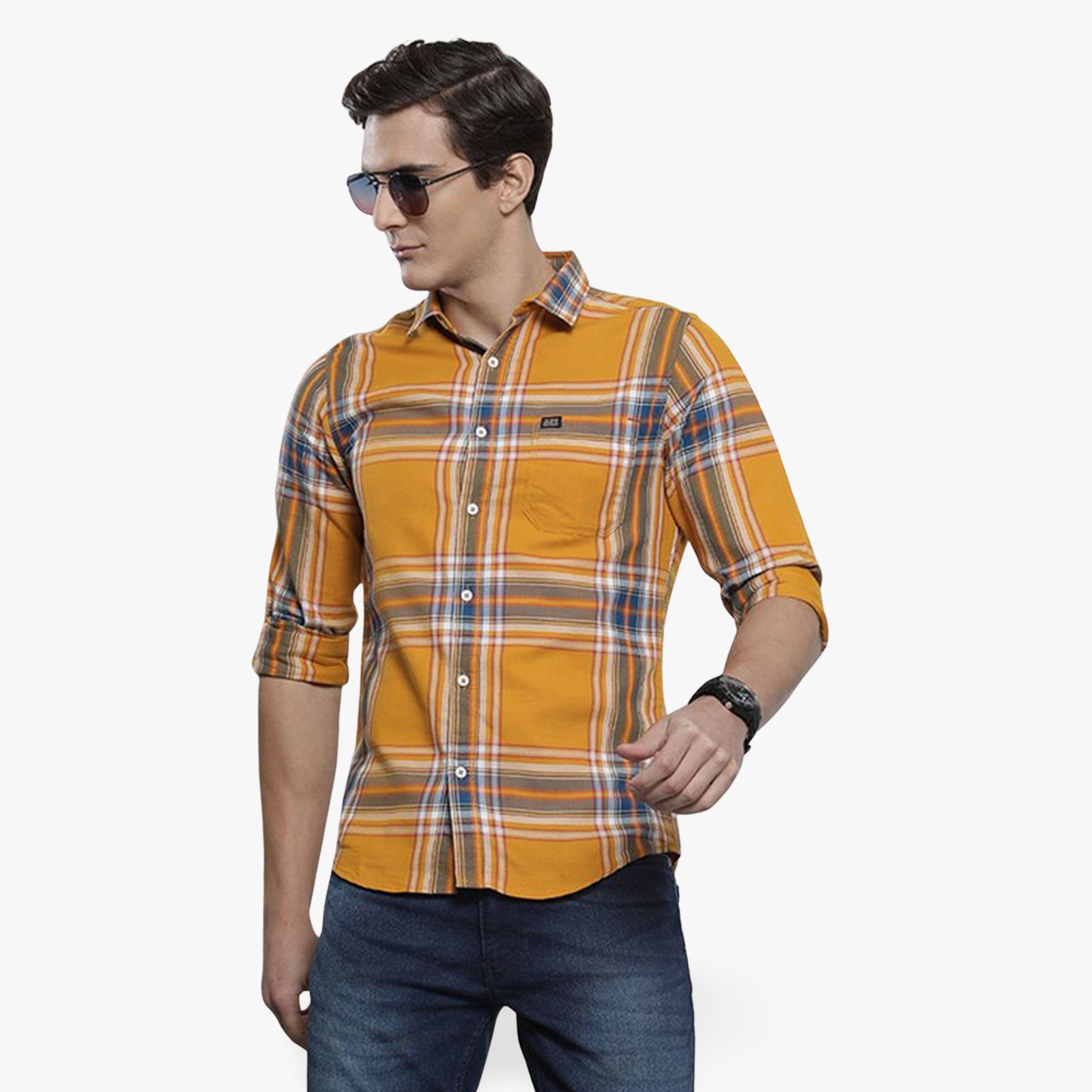 ذا انديان كراج كو × ستايلي - قميص رجالي منقوش بقصّة عادية بلون الخردل-men-clothing-shirts-image-1
