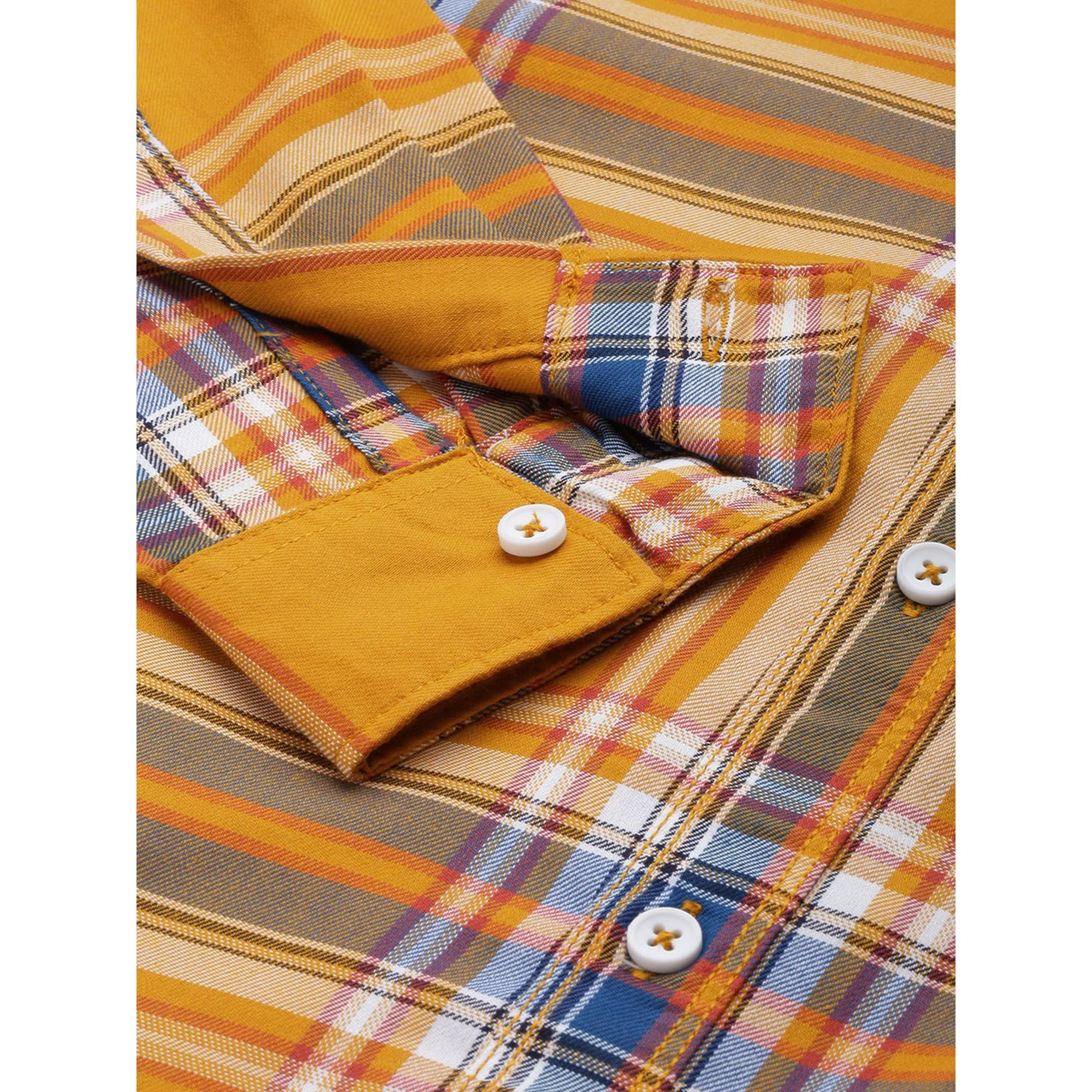 ذا انديان كراج كو × ستايلي - قميص رجالي منقوش بقصّة عادية بلون الخردل-men-clothing-shirts-image-3