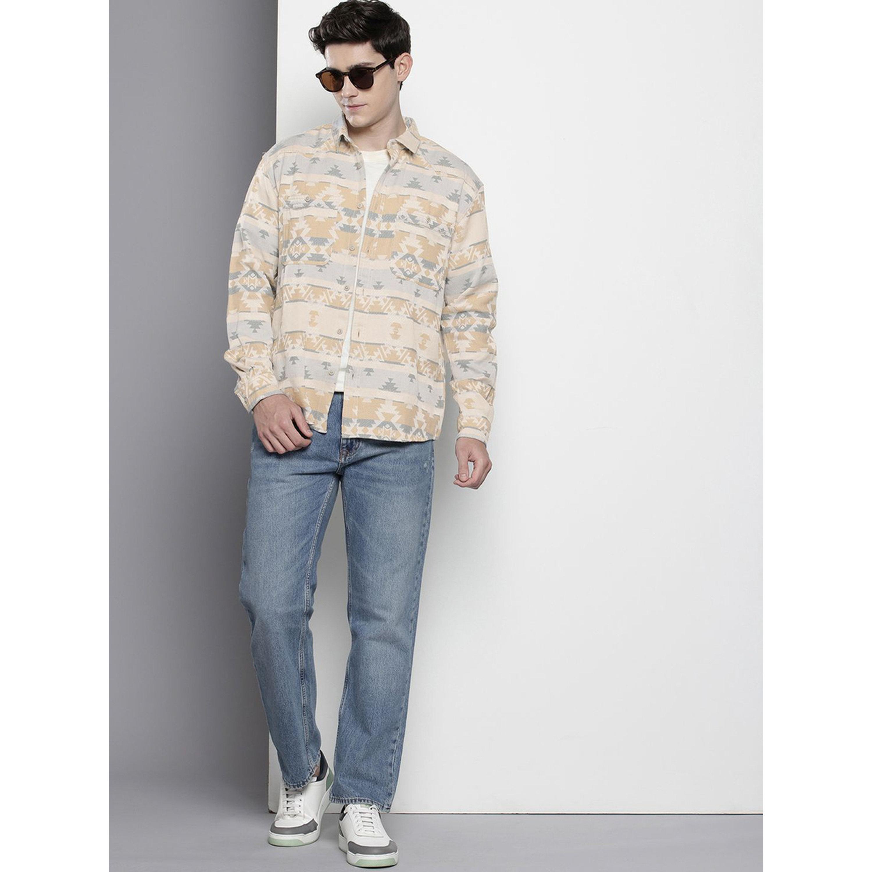 ذا انديان كراج كو × ستايلي - قميص رجالي كاجوال منقوش لون بيج-men-clothing-shirts-image-2