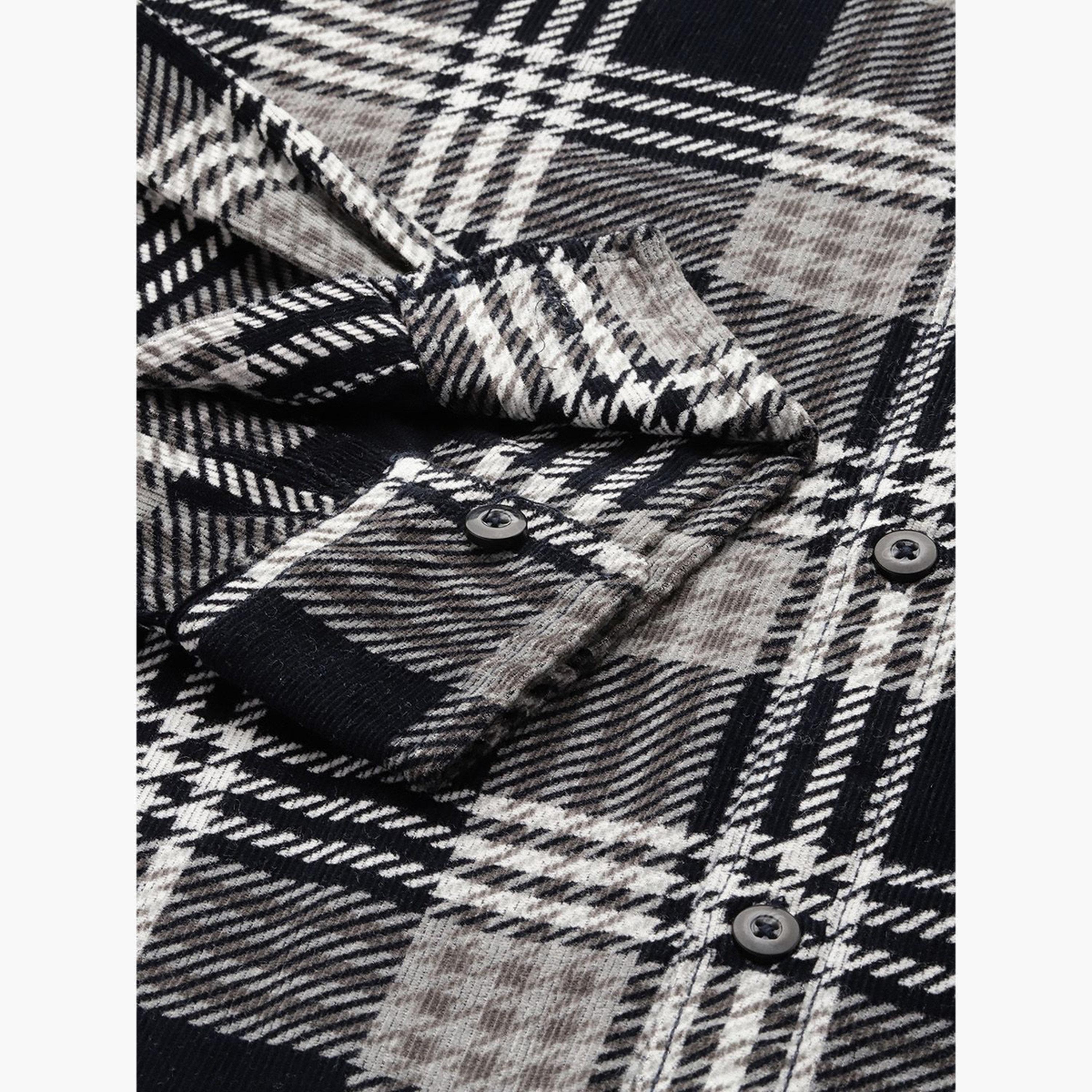ذا انديان كراج كو × ستايلي - قميص رجالي أسود منقوش بقصّة عادية-men-clothing-shirts-image-3