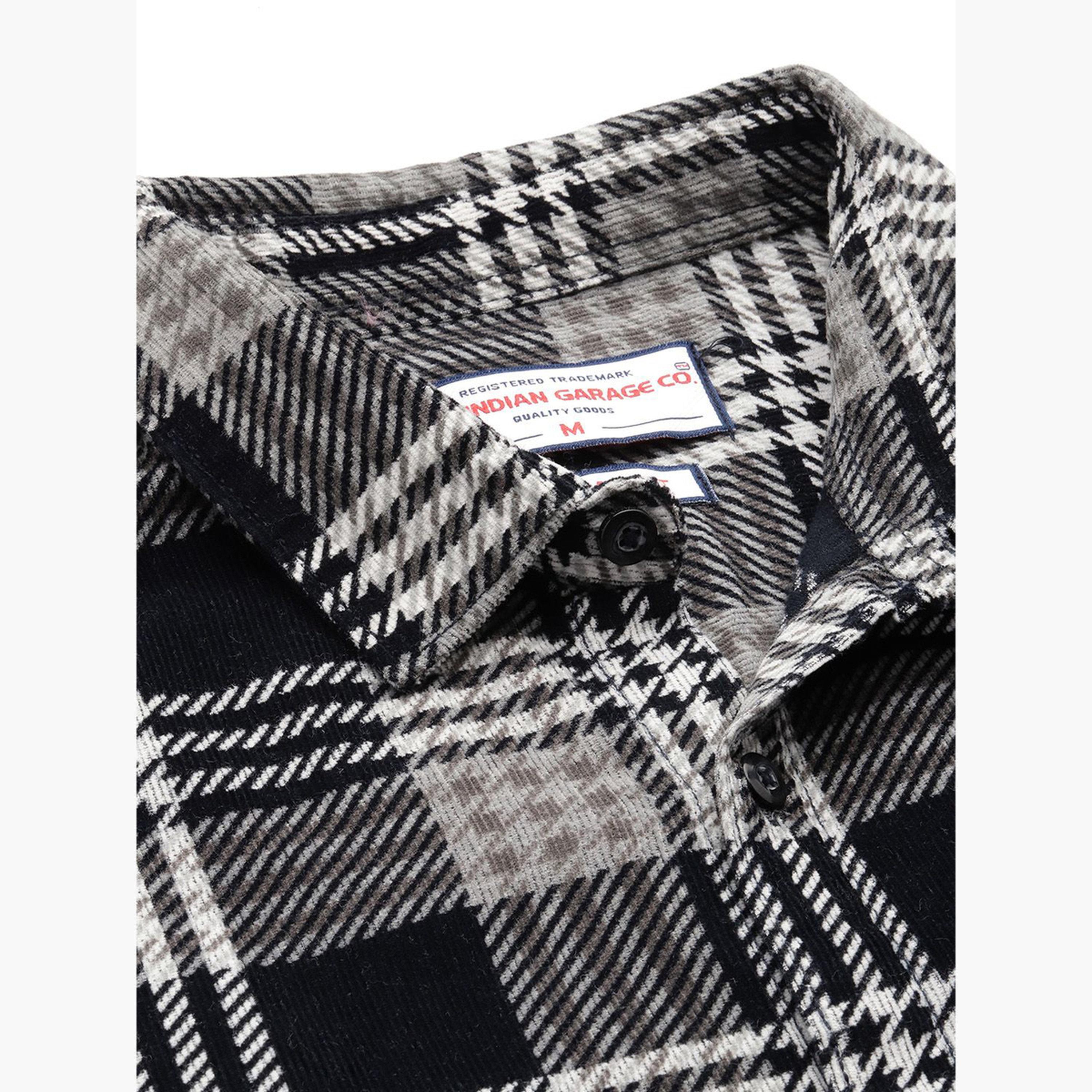 ذا انديان كراج كو × ستايلي - قميص رجالي أسود منقوش بقصّة عادية-men-clothing-shirts-image-6