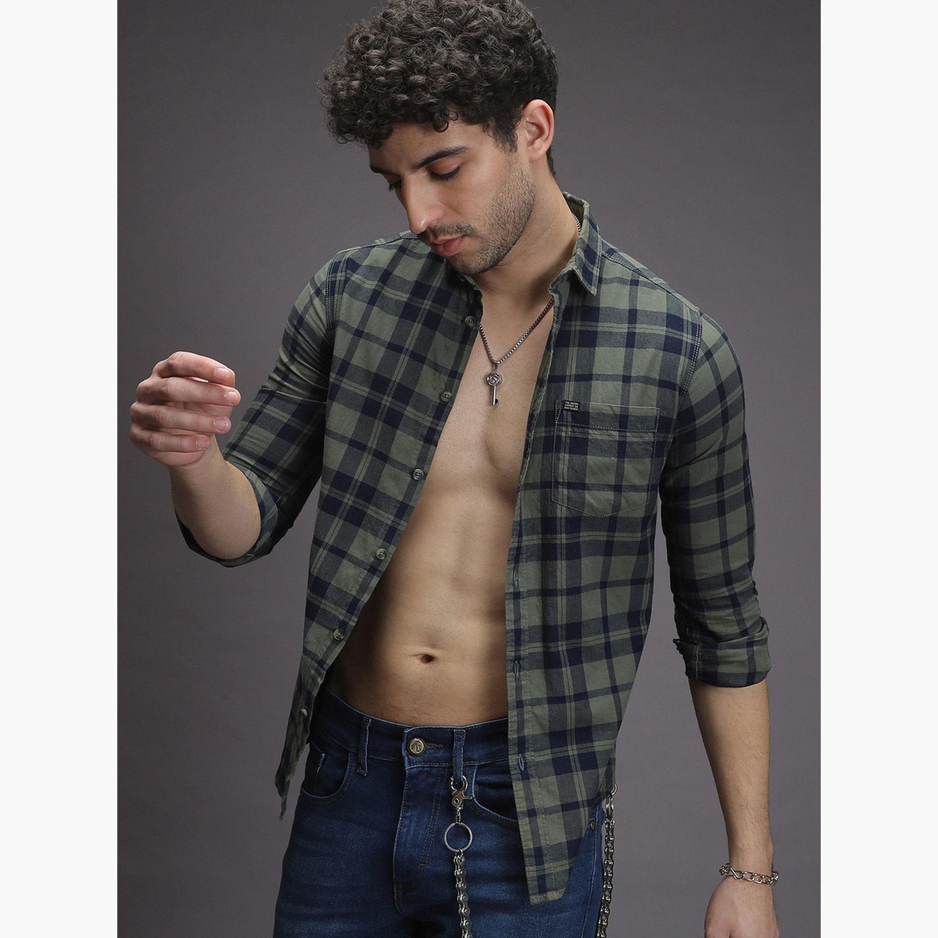 ذا انديان كراج كو × ستايلي - قميص رجالي منقوش لون زيتوني-men-clothing-shirts-image-3