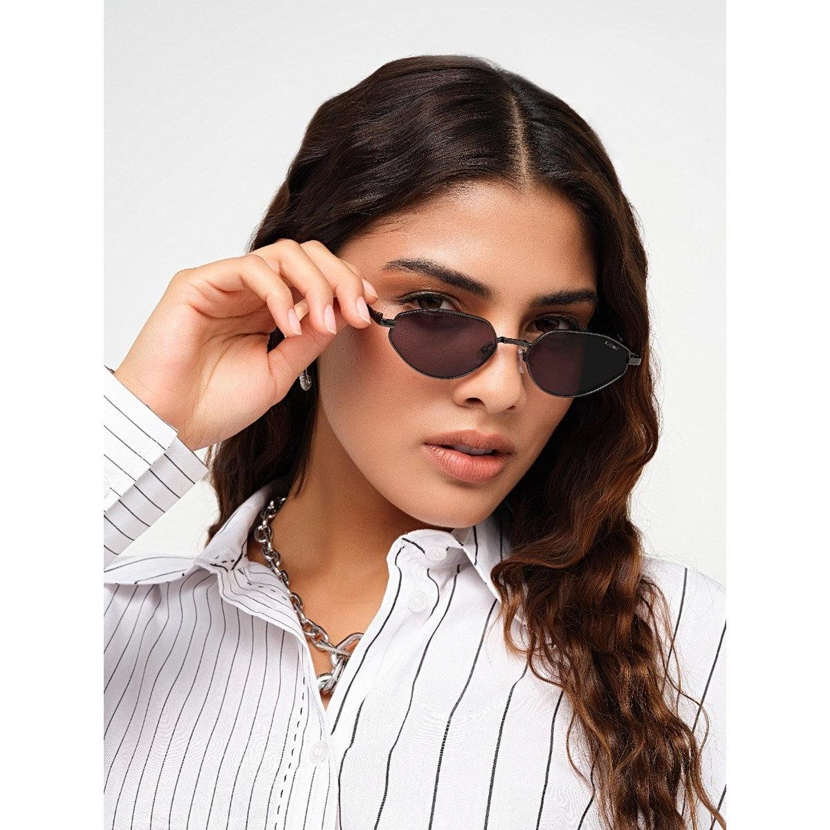 Styli Women Hush-Hush Geometric Sunglasses-women-sunglasses-image-8