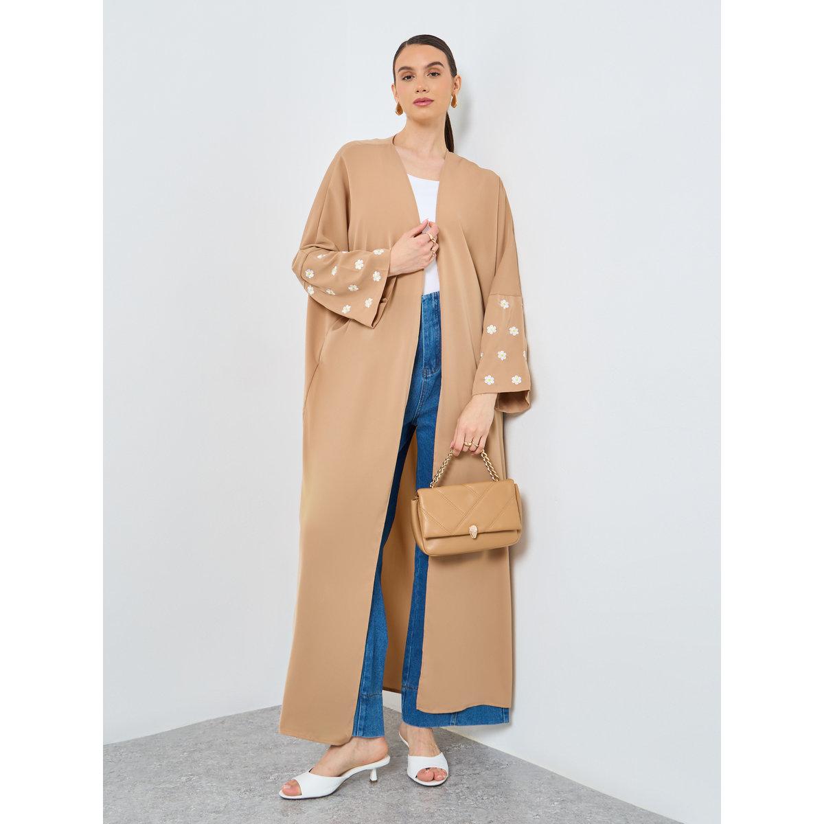 عباية مفتوحة بتفاصيل مُطرزة-women-arabicclothing-abayas-image-1