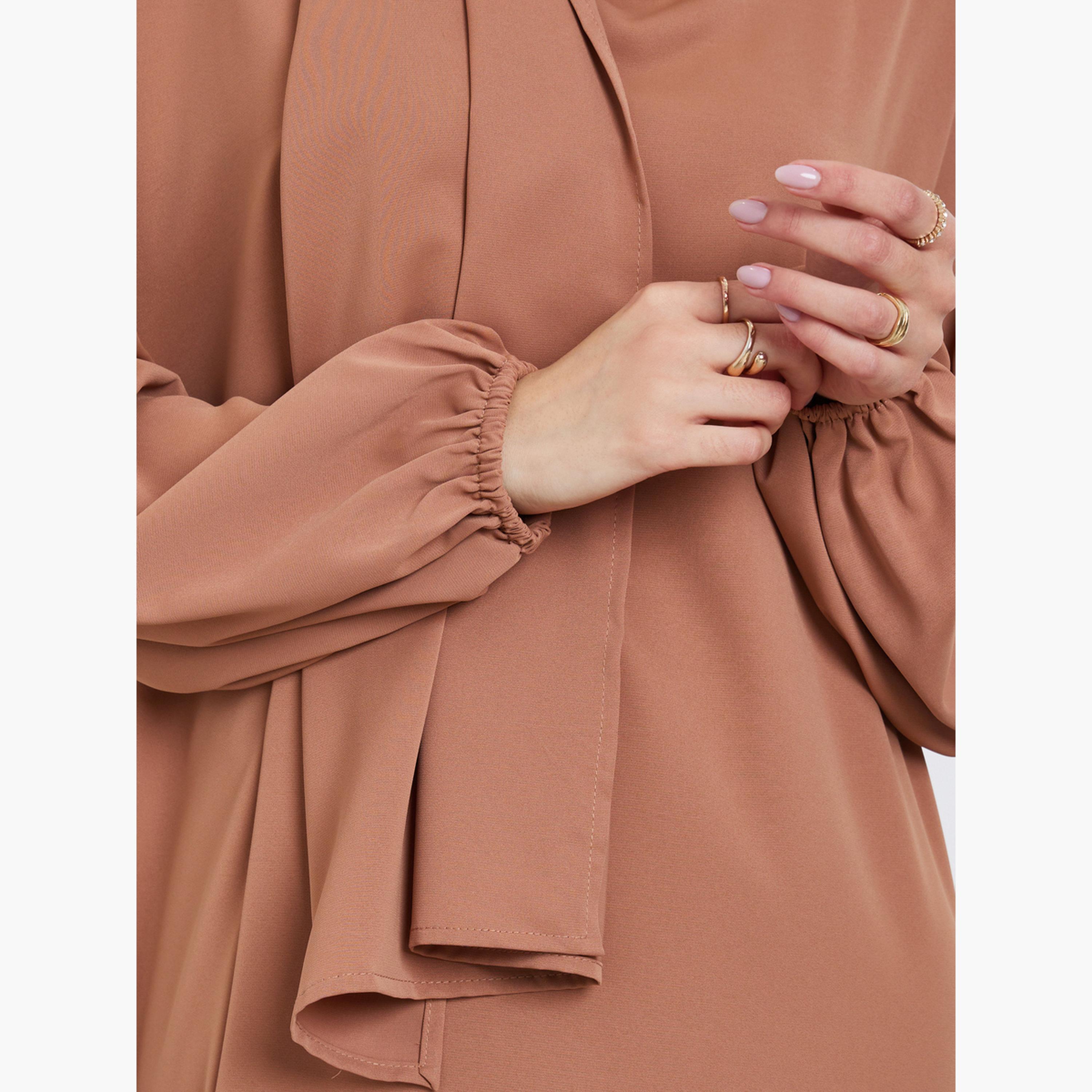تيك تو - عباية بأكمام واسعة مع وشاح بنفس اللون-women-arabicclothing-abayas-image-4