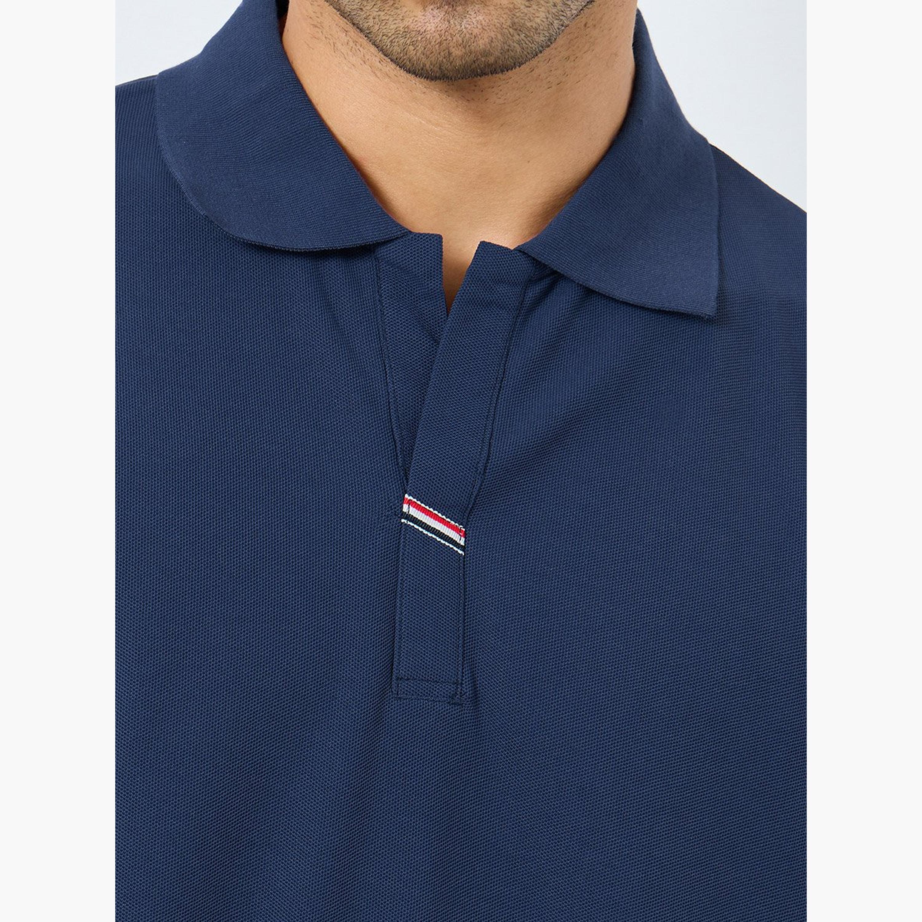 ستايلي - قميص بولو للرجال بقصّة عادية مع تفاصيل أزرار جانبية-men-clothing-tshirtsandpolos-polos-image-4