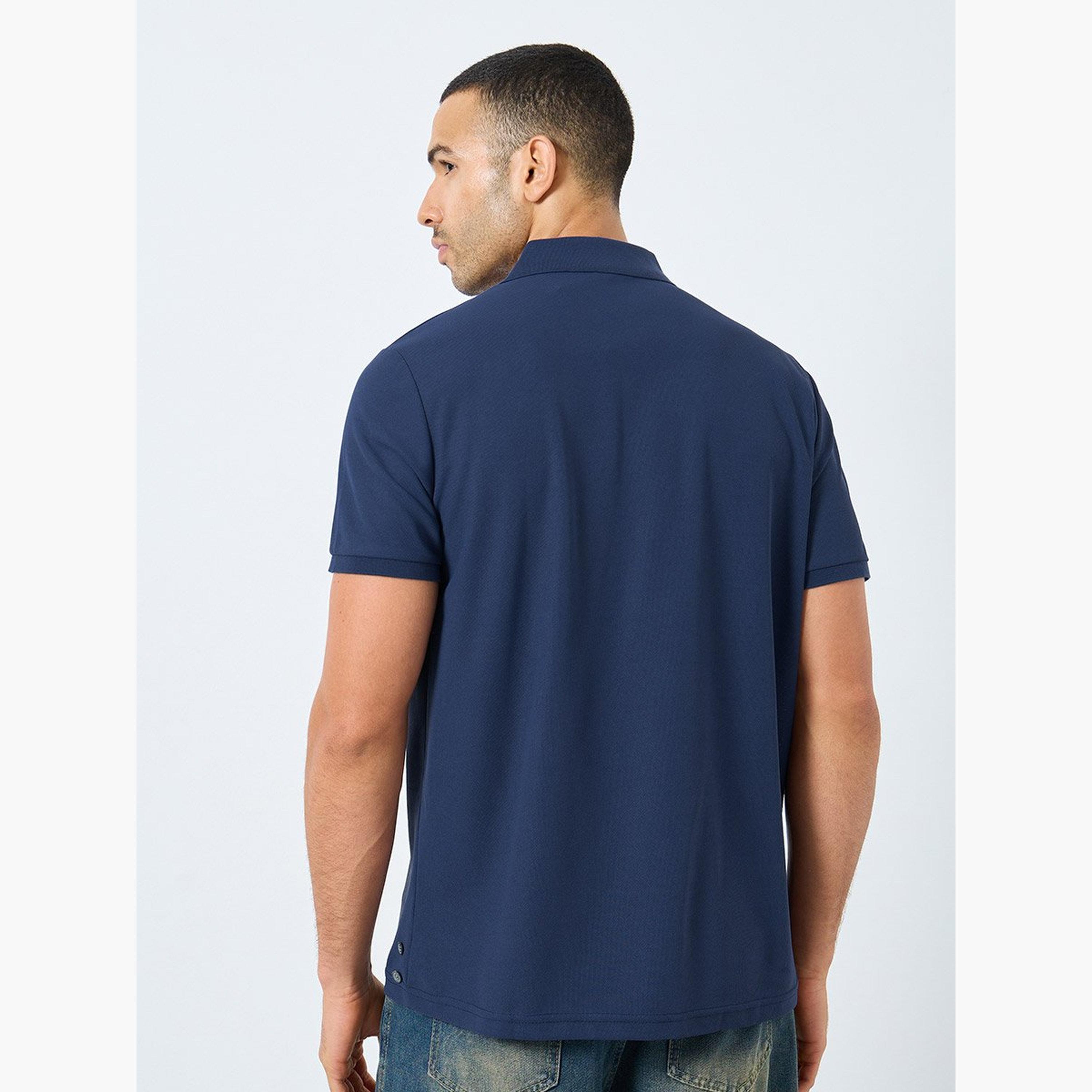 ستايلي - قميص بولو للرجال بقصّة عادية مع تفاصيل أزرار جانبية-men-clothing-tshirtsandpolos-polos-image-5