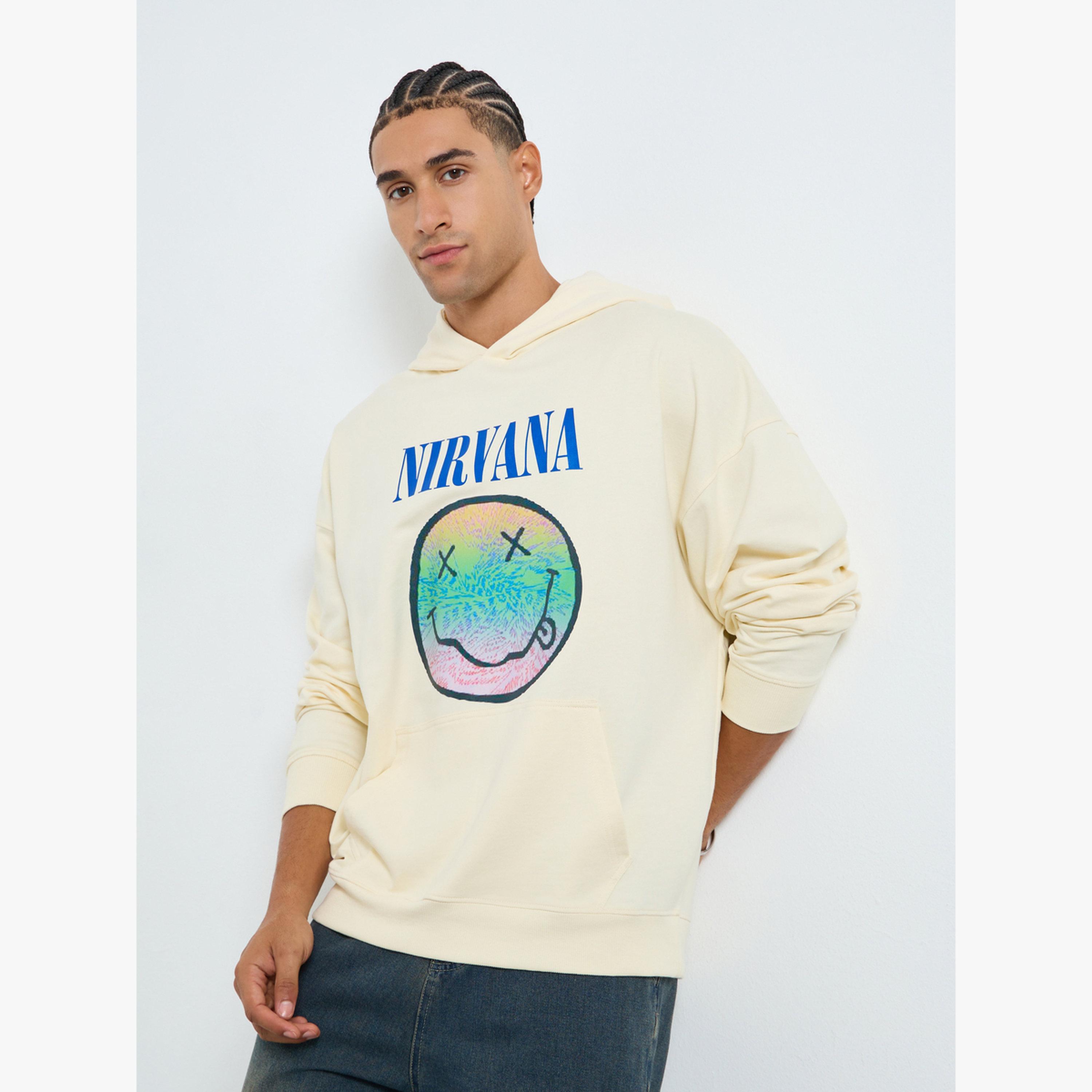 هودي بقصة واسعة وطبعة جرافيك نيرفانا-men-clothing-hoodiesandsweatshirts-image-1