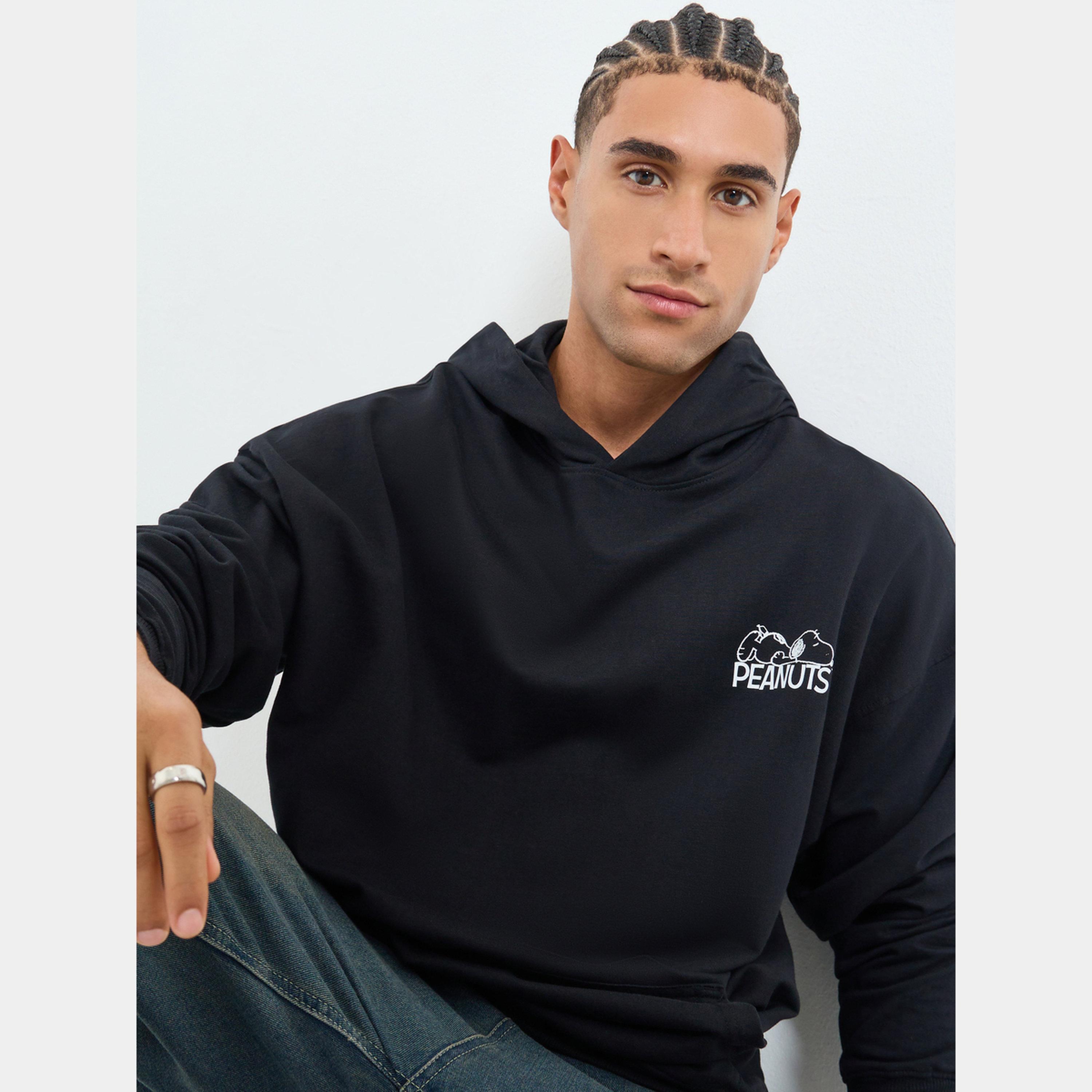 Styli Men Black Snoopy Graphic Print Oversized Hoodie-men-winterwear-hoodiesandsweatshirts-image-3