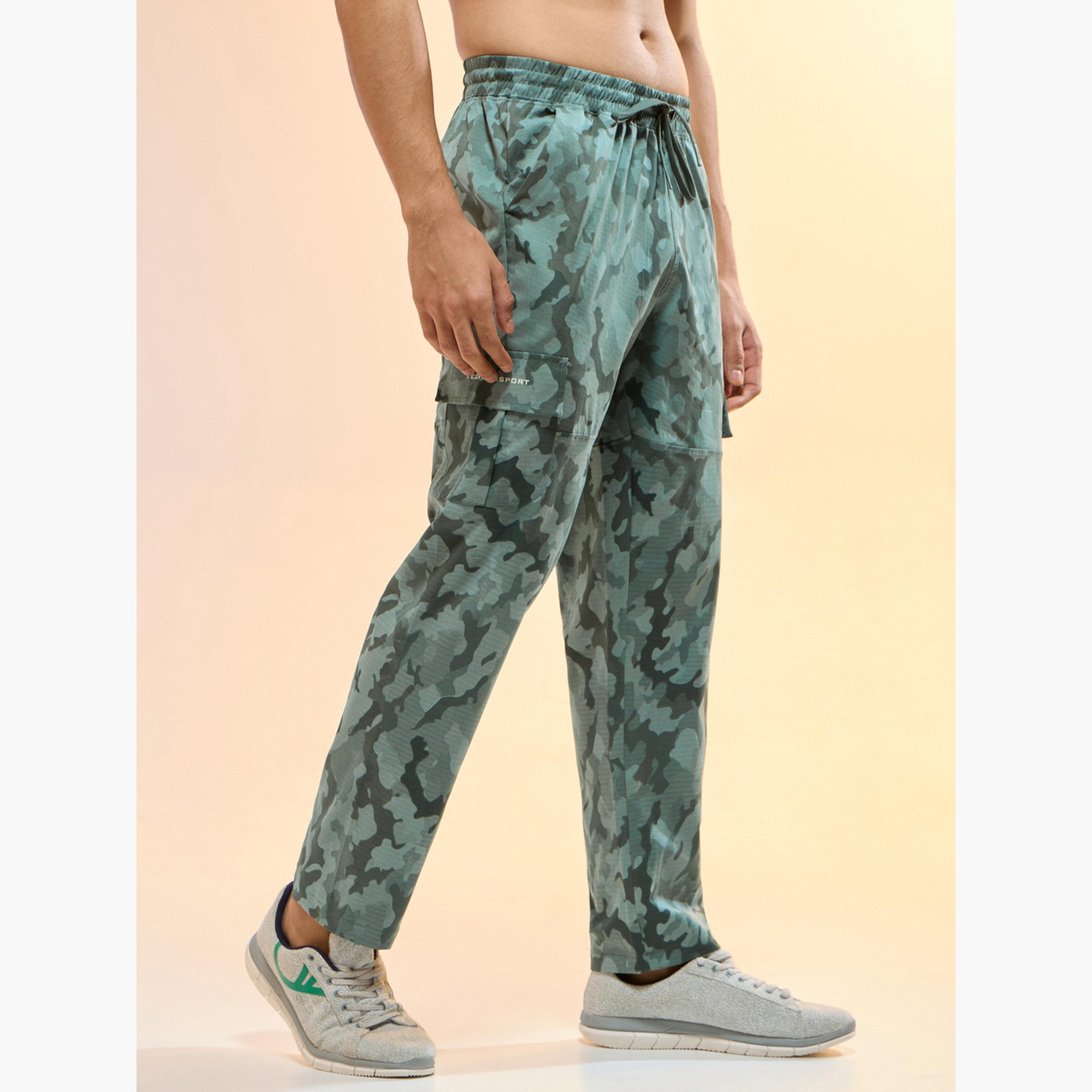 بنطال رياضي كارجو مطبوع بقصة مستقيمة-men-clothing-sportswearandactivewear-bottoms-joggers-image-2