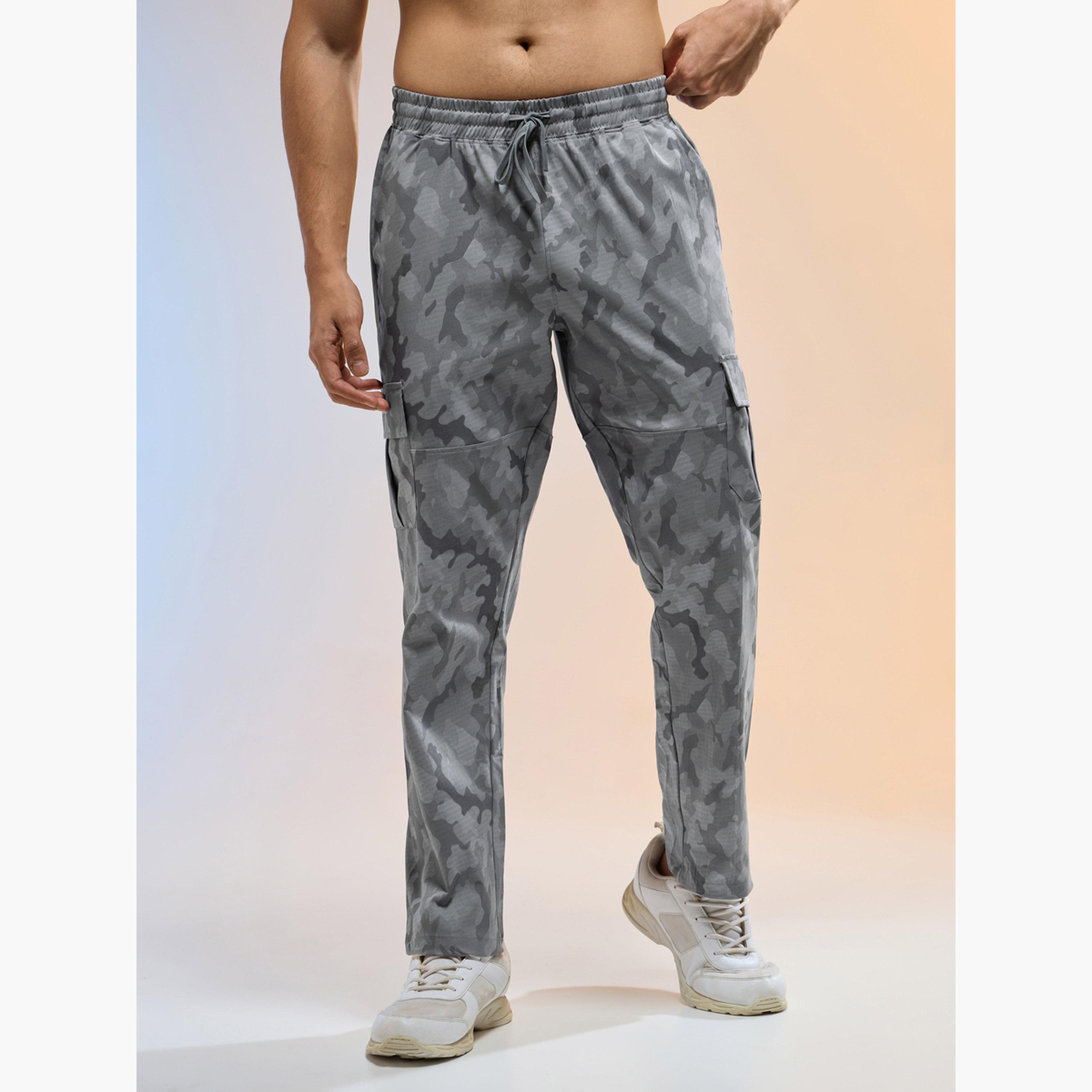 بنطال رياضي كارجو مطبوع بقصة مستقيمة-men-clothing-sportswearandactivewear-bottoms-image-1