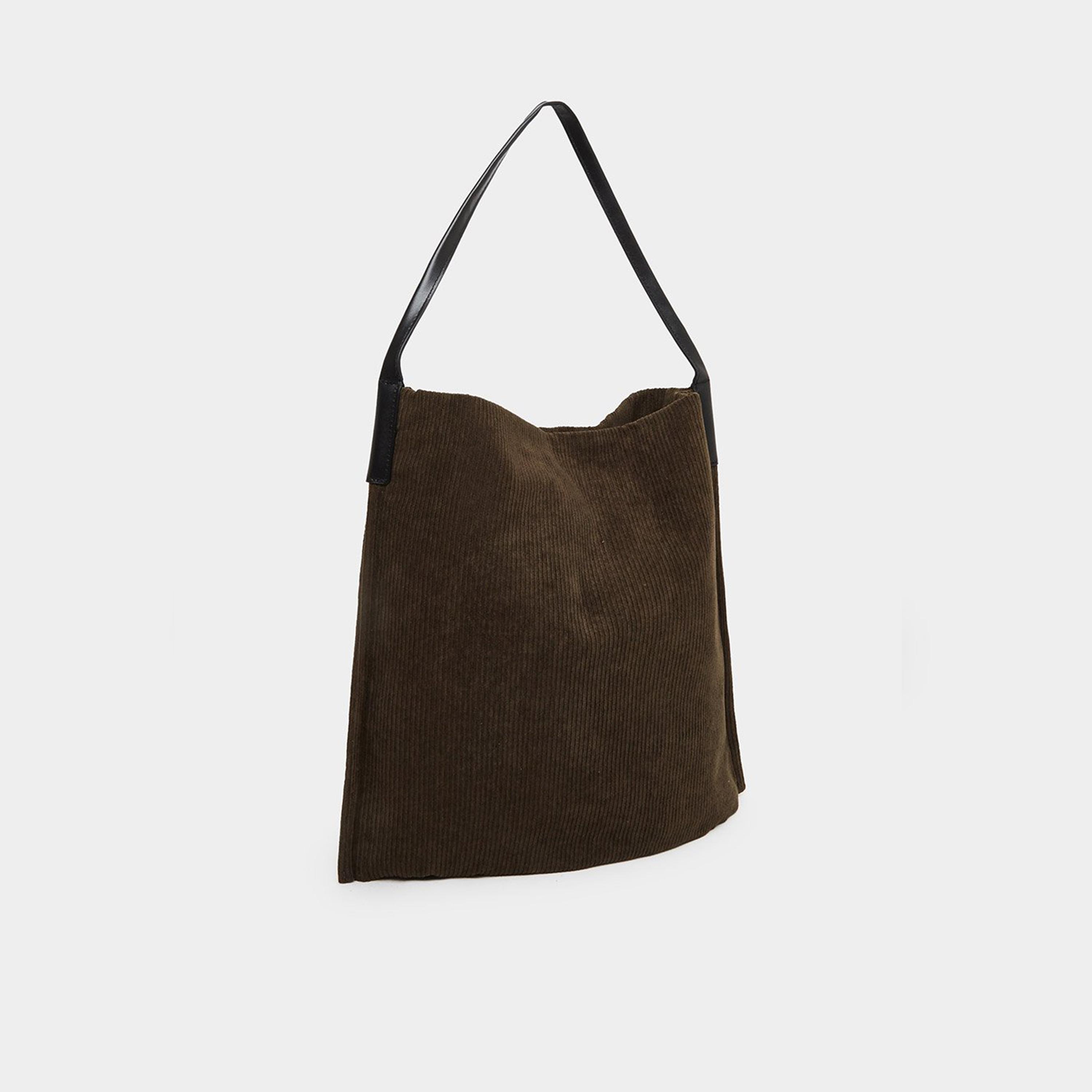ستايلي - شنطة هوبو من قماش مخملي مع أحزمة جلدية-women-bagsandwallets-handbags-image-1