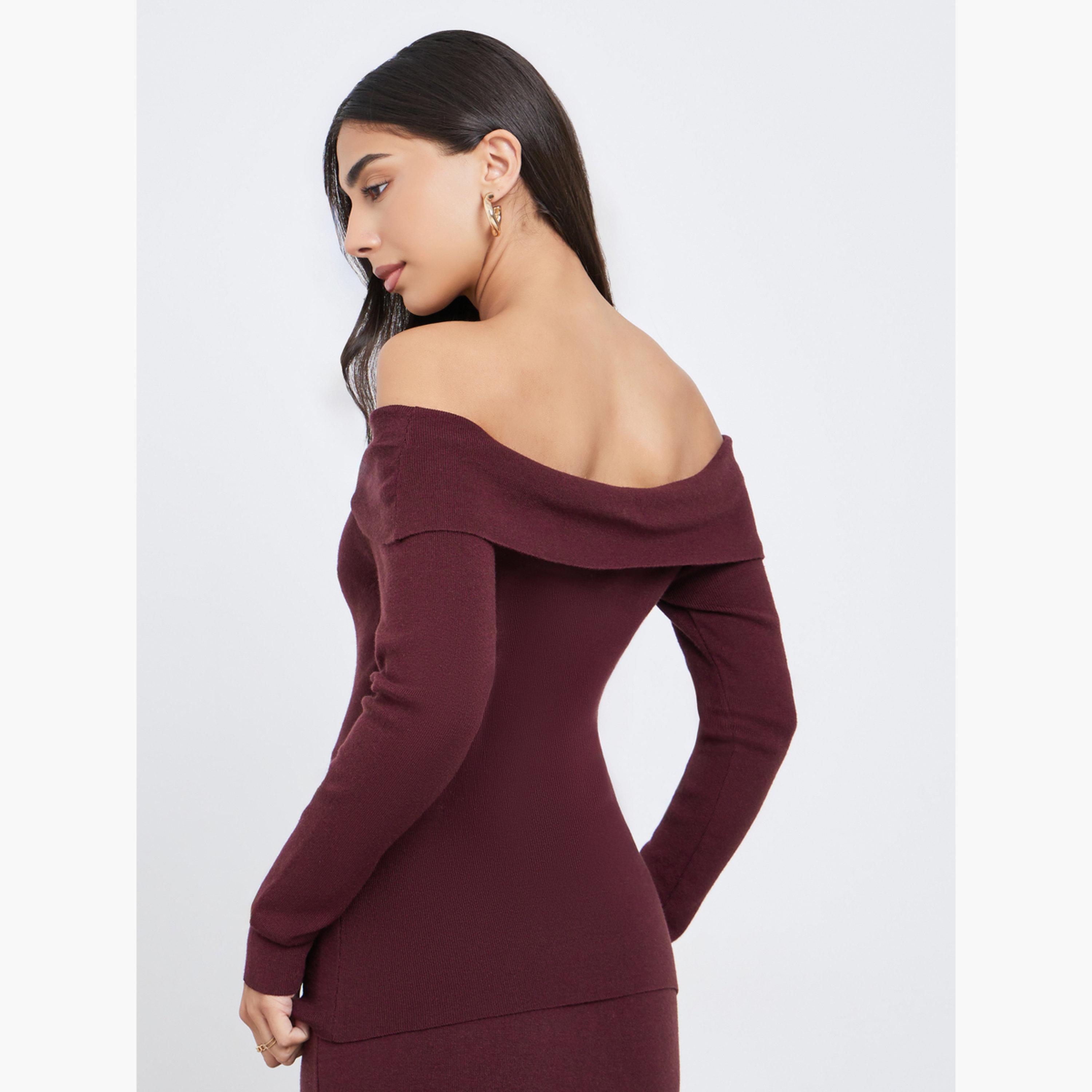 ستايلي - بلوزة برغندي سادة مكشوفة الكتفين مع تفاصيل ملتوية-women-clothing-tshirts-image-4
