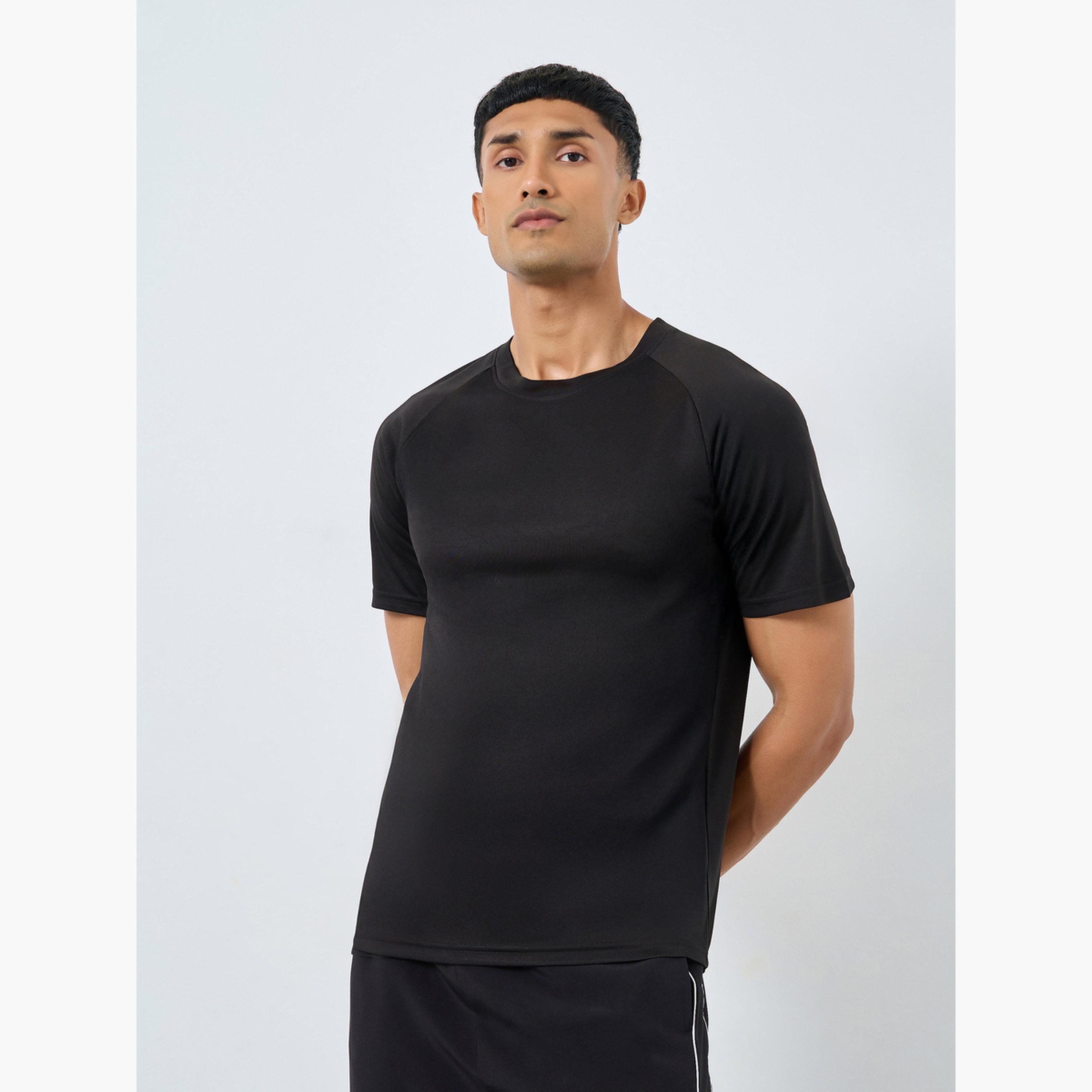 ستايلي - تي شيرت رياضي بأكمام راجلان مع طباعة خلفية للرجال-men-clothing-sportswearandactivewear-tshirtsandpolos-image-1