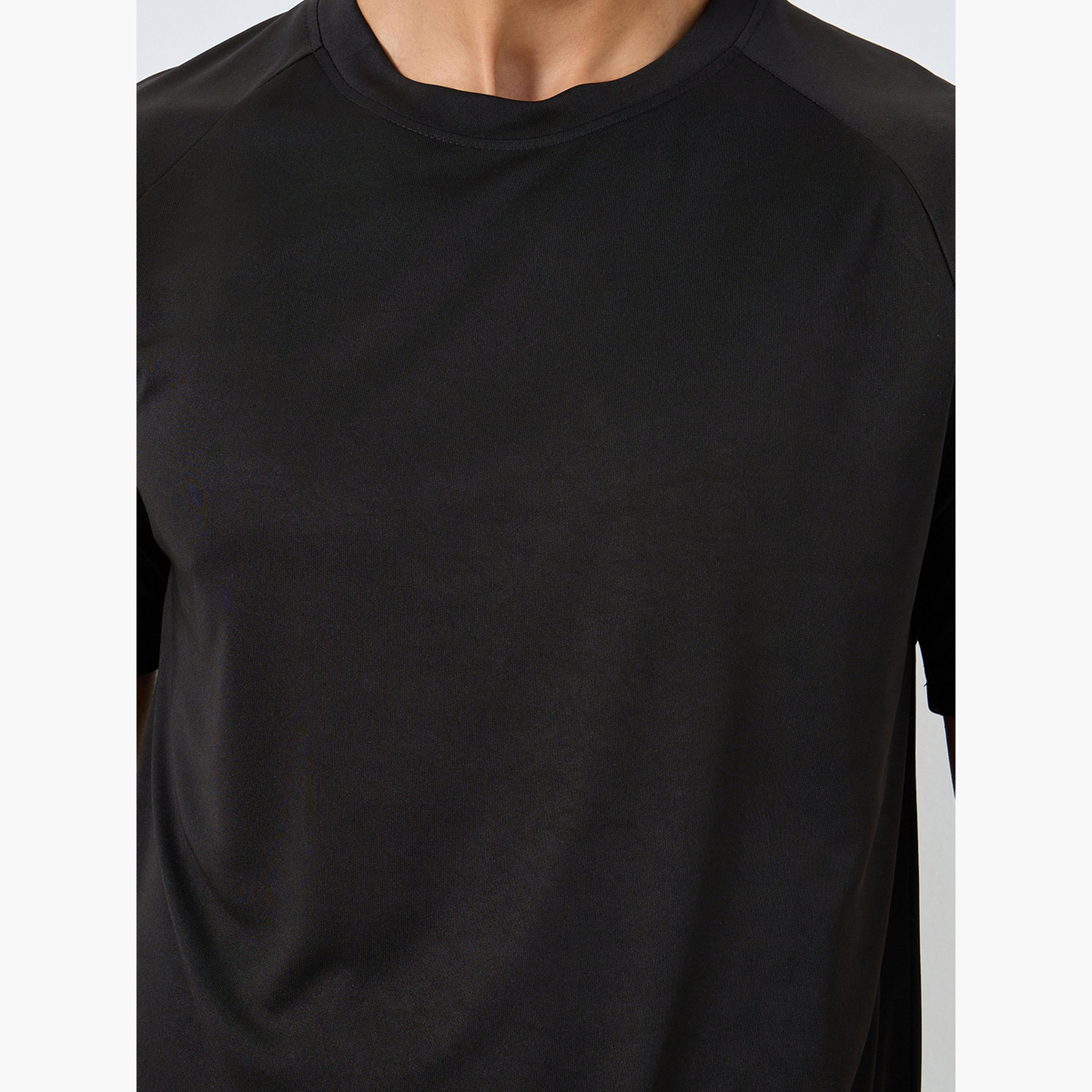 Styli Raglan Sleeve Core Athleisure T-Shirt with Back Print-men-clothing-sportswearandactivewear-tshirtsandpolos-image-4