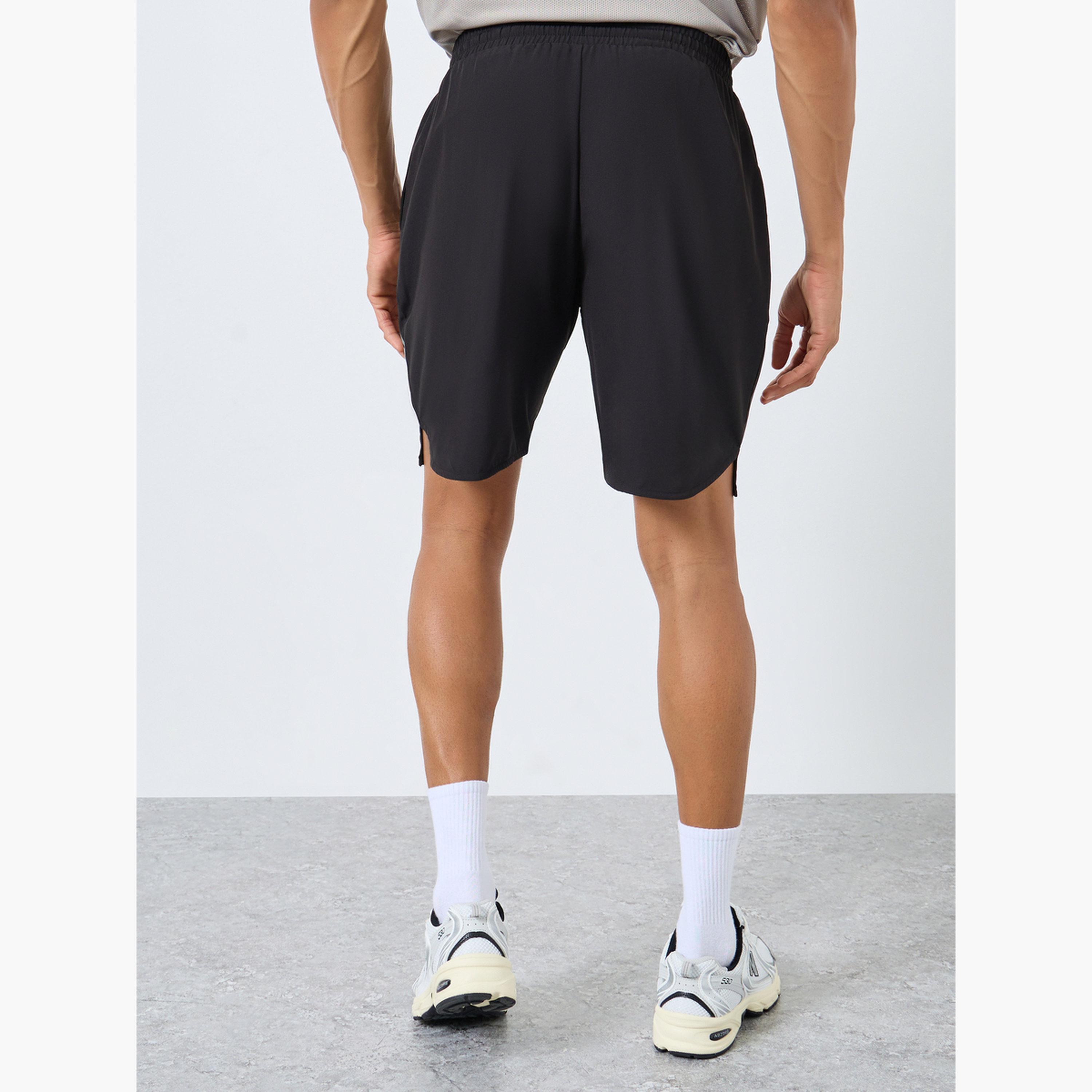 ستايلي - شورت رياضي مع تفاصيل مطبوعة للرجال-sports-men-clothing-bottoms-shorts-image-4